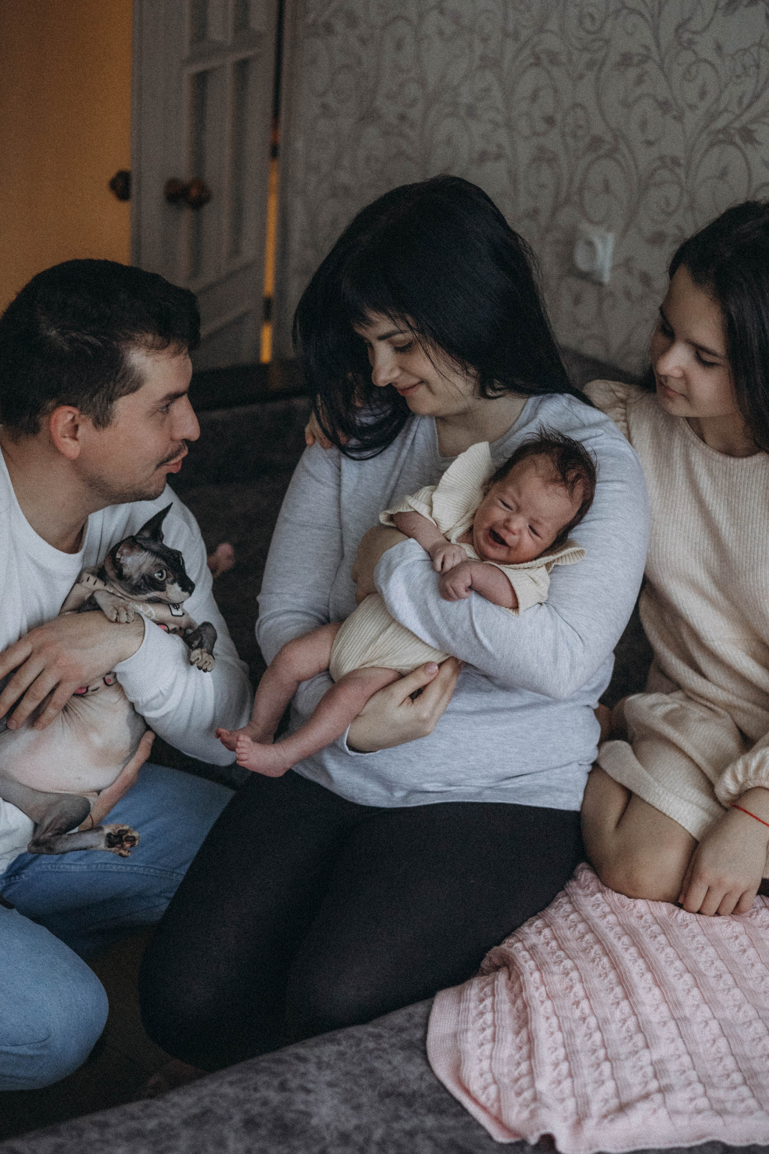 Малышка Алиса с семьей