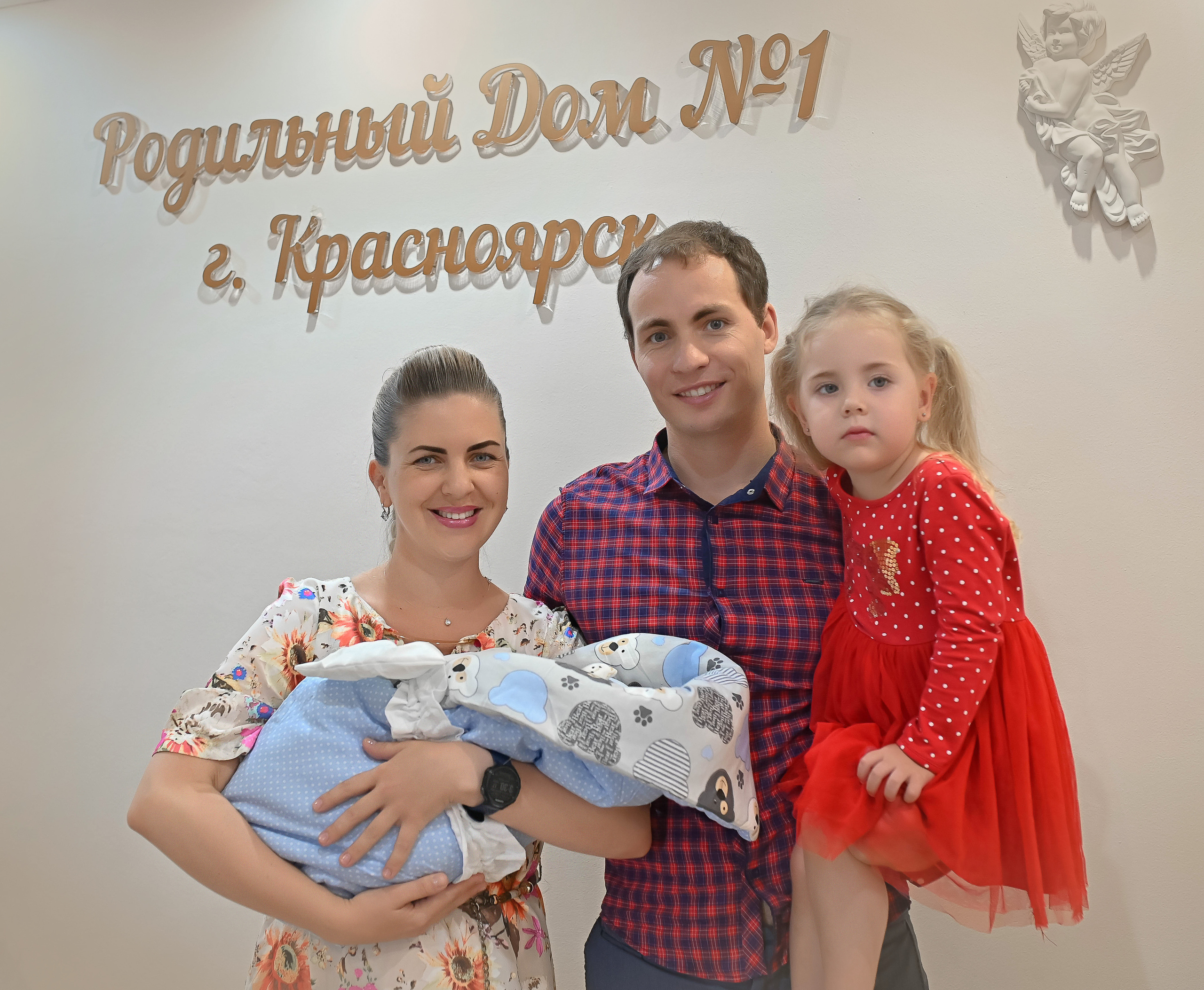 Выписка Ирины. Фотографы крещения/венчания  Красноярск Татьяна и Вячеслав Переваловы