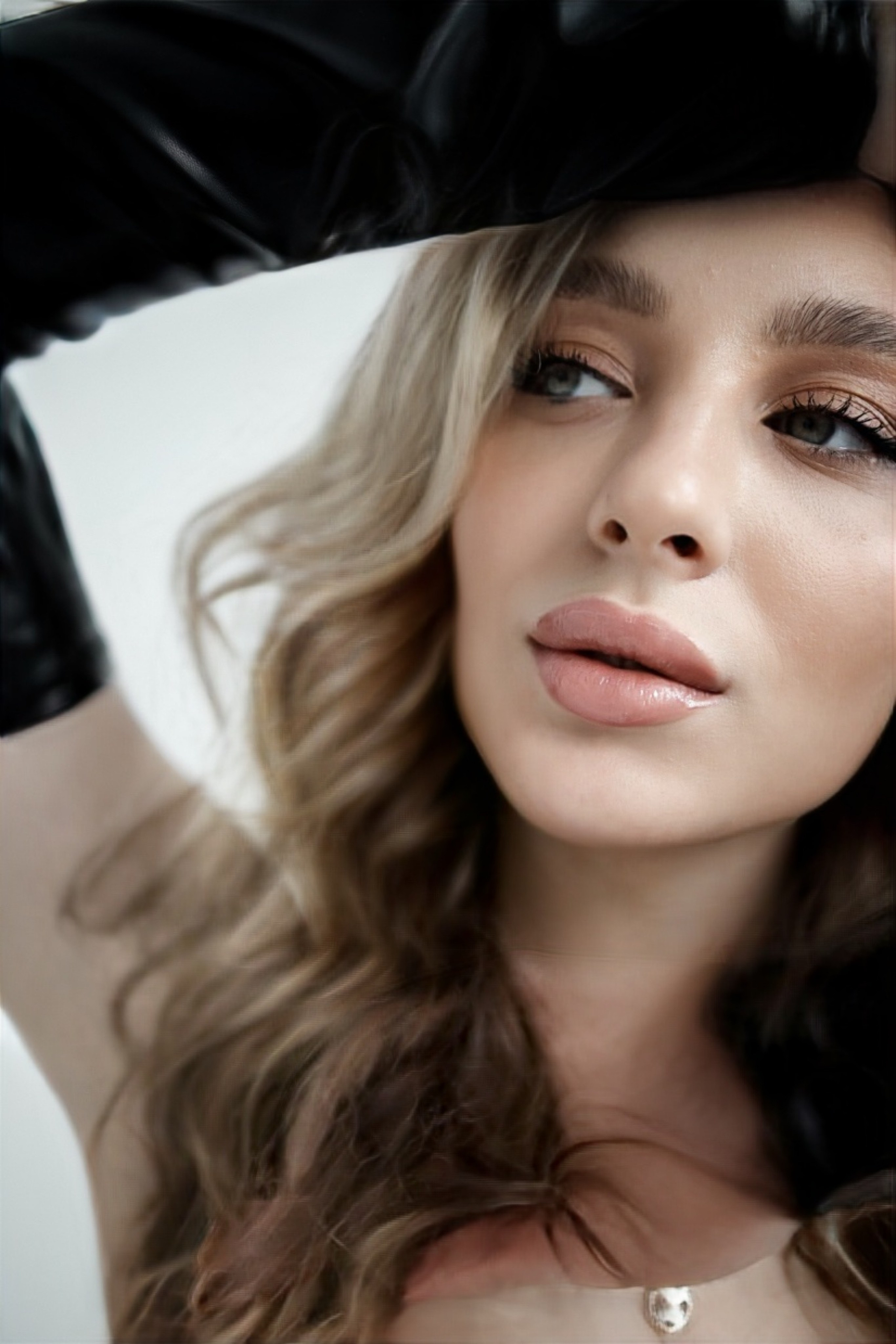 Женский портрет. Главная