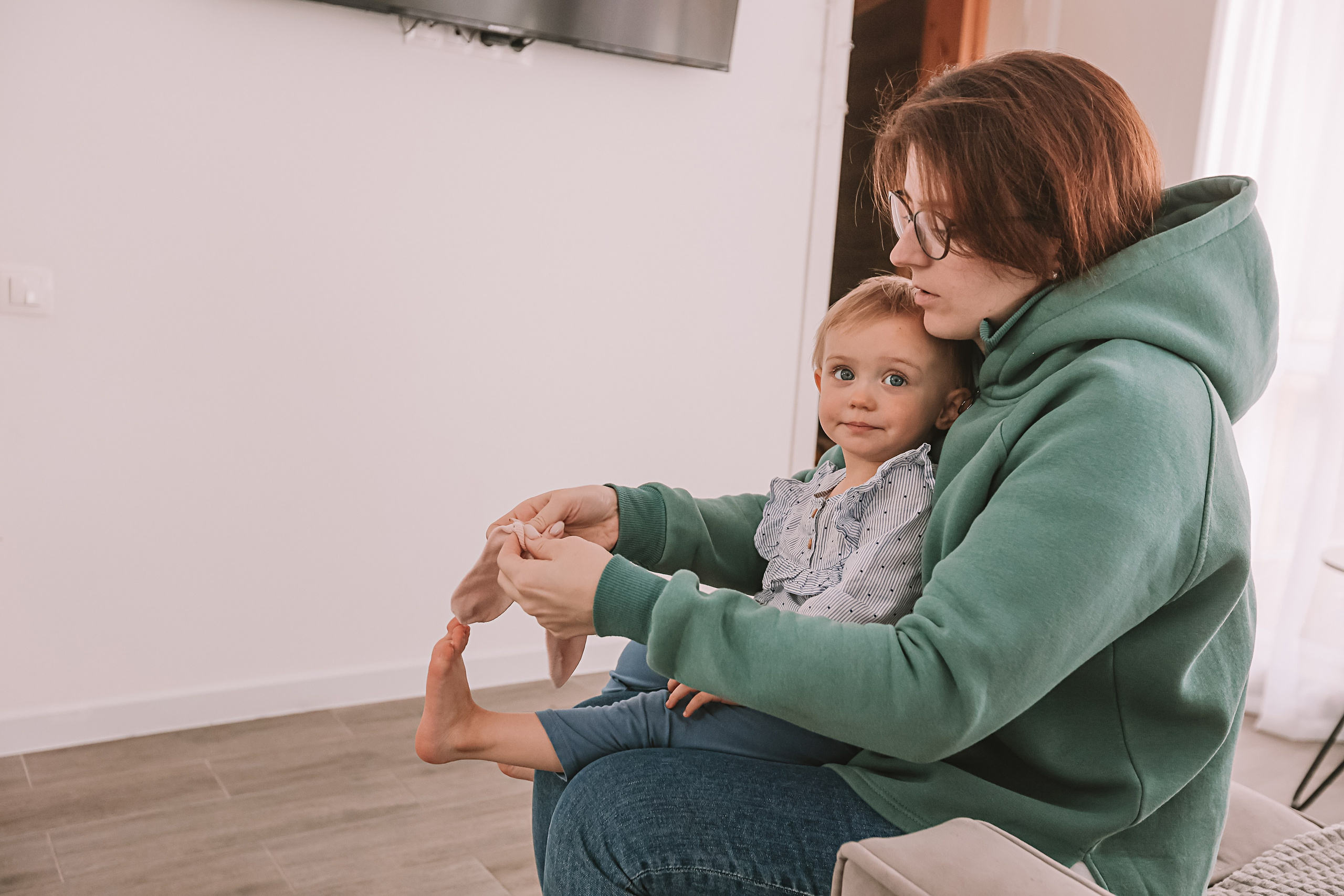 Семейная в домике (репортаж). Семейный фотограф Тюмень, фотограф на роды Салмина Мария