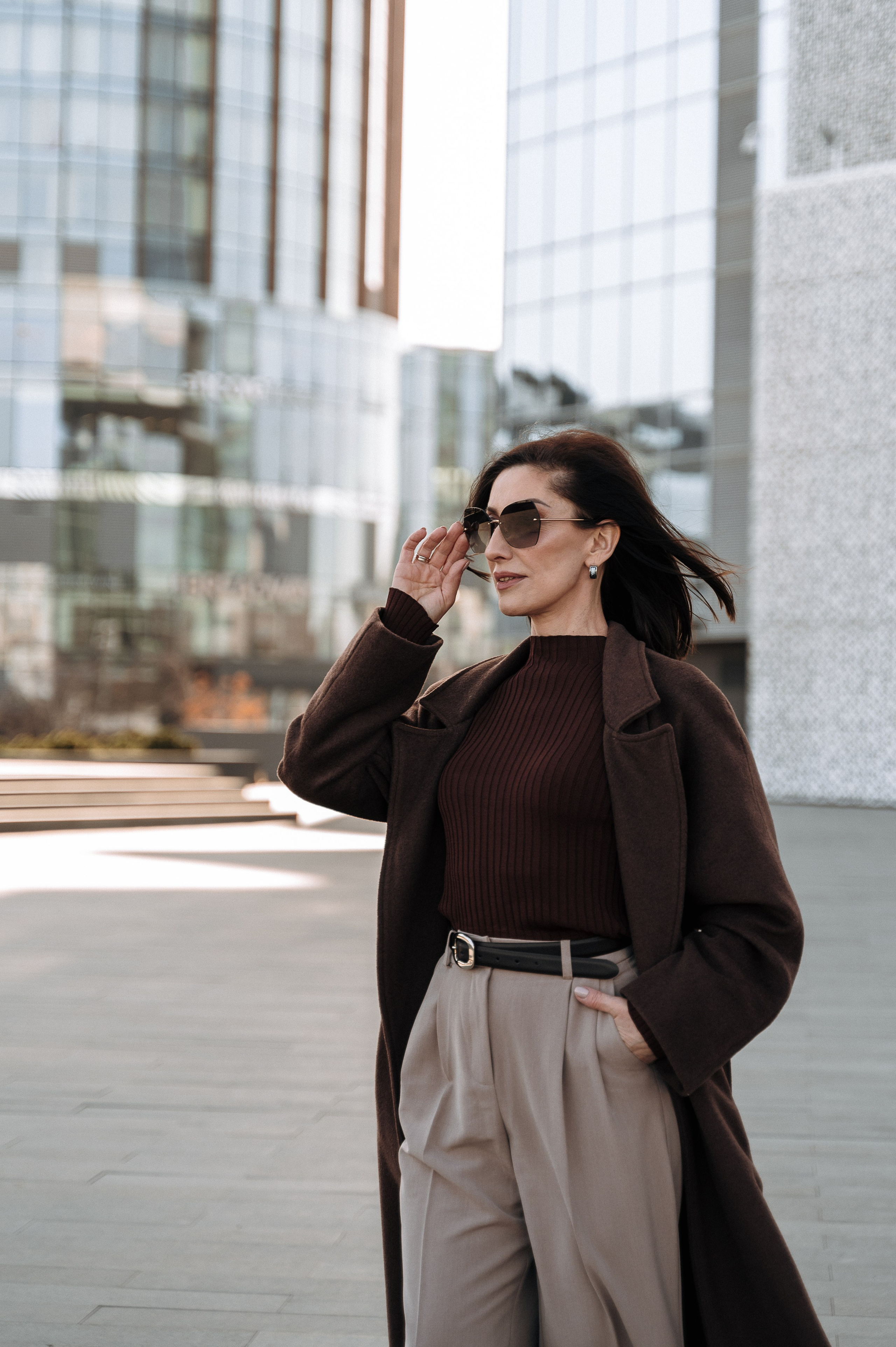 Стильный женский образ для весенней фотосессии