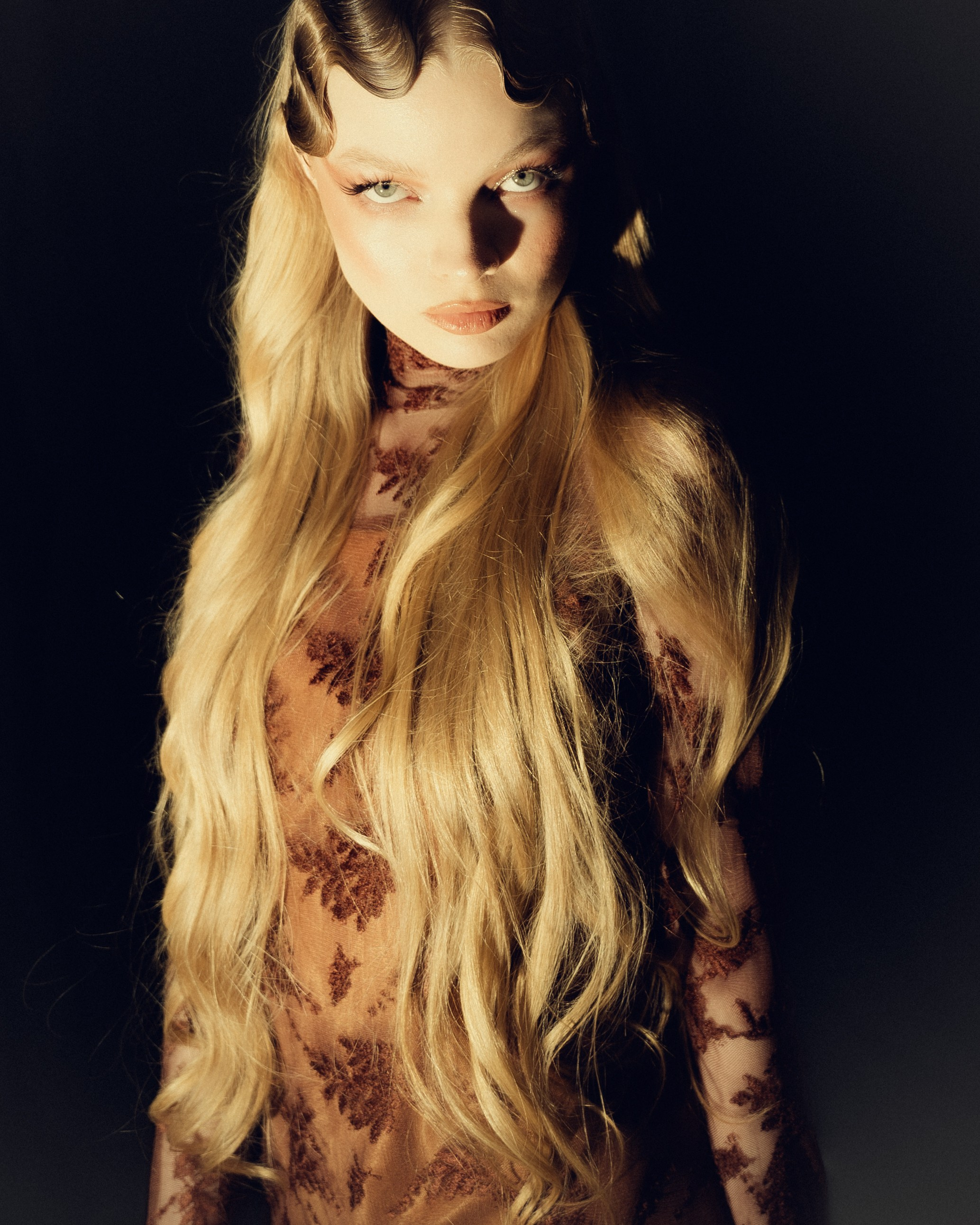 ALENA MUSAEVA BRAND. TUTSARKIS — Art Director | Stylist | Photographer