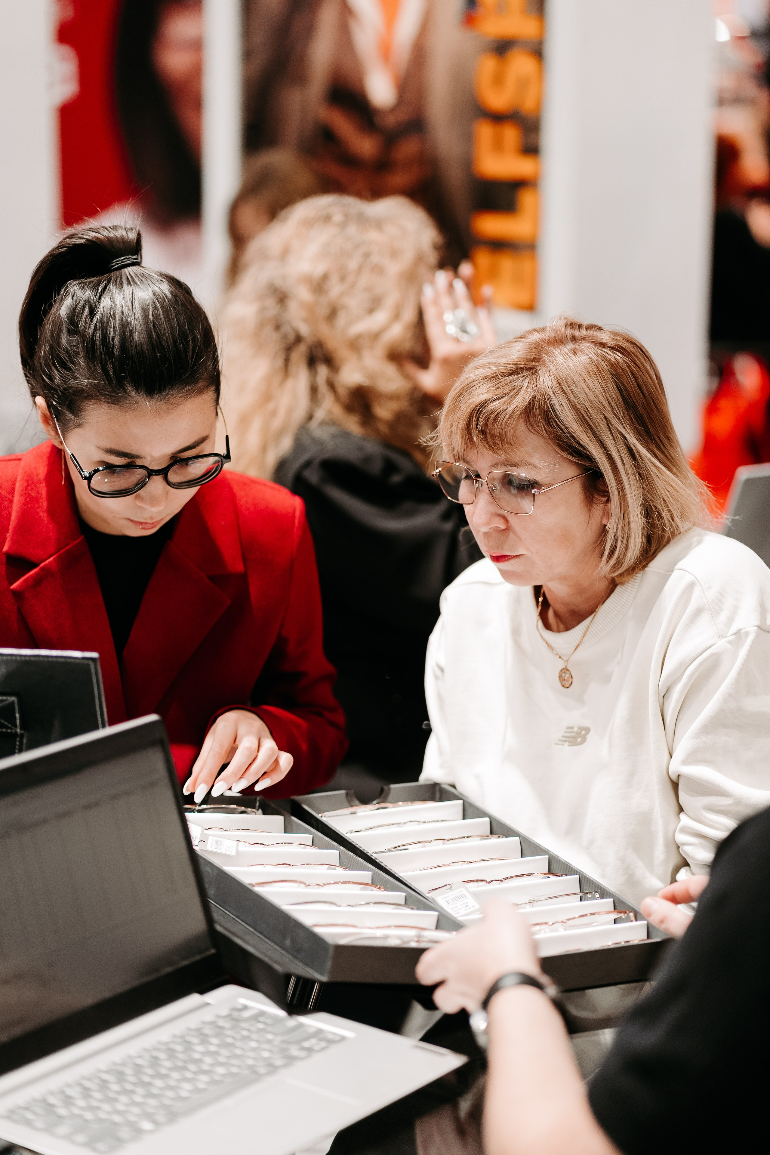 Оптическая_выставка. Репортажный и свадебный фотограф в Москве Рая Небогатова