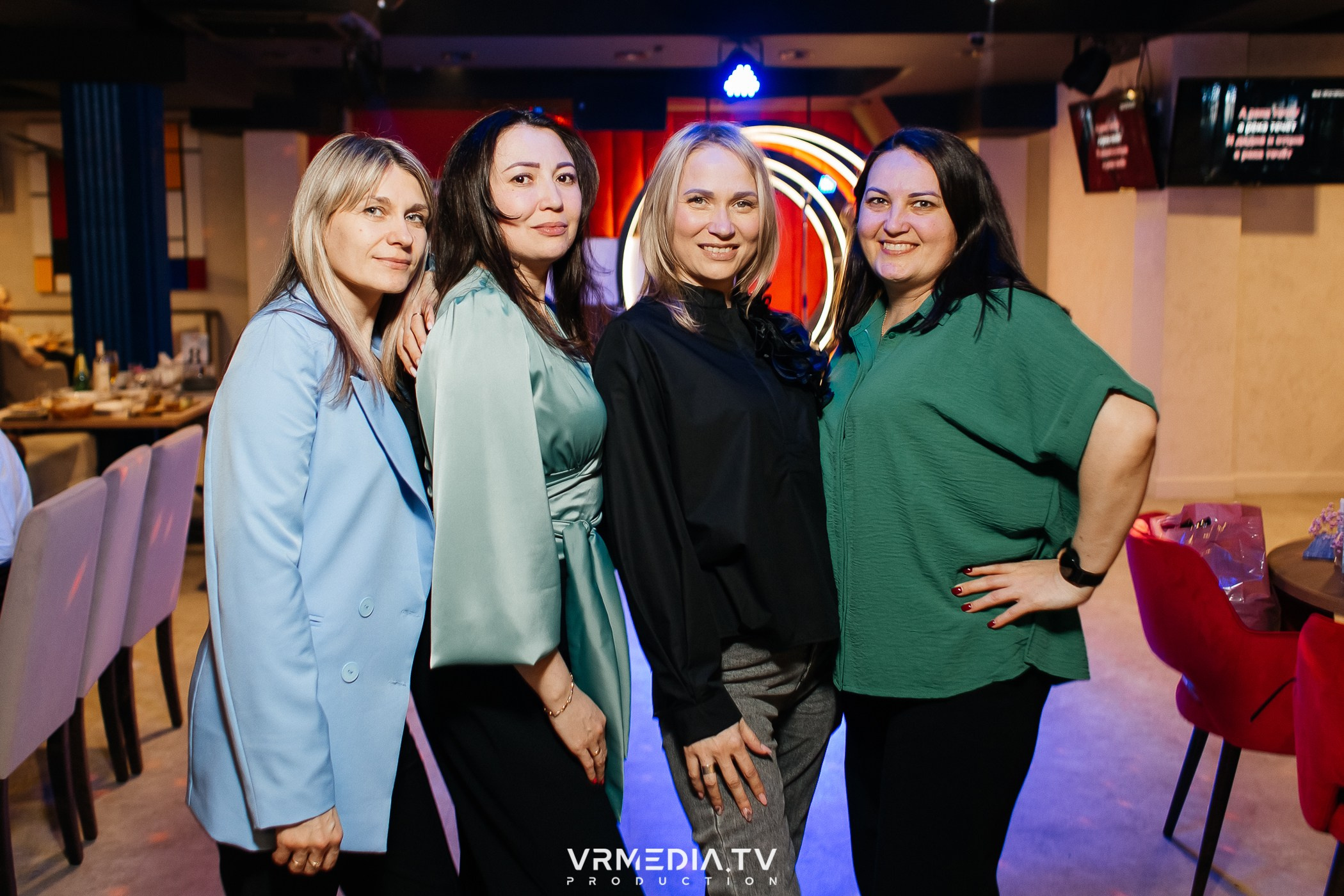 8 марта в караоке-ресторане «Голос»