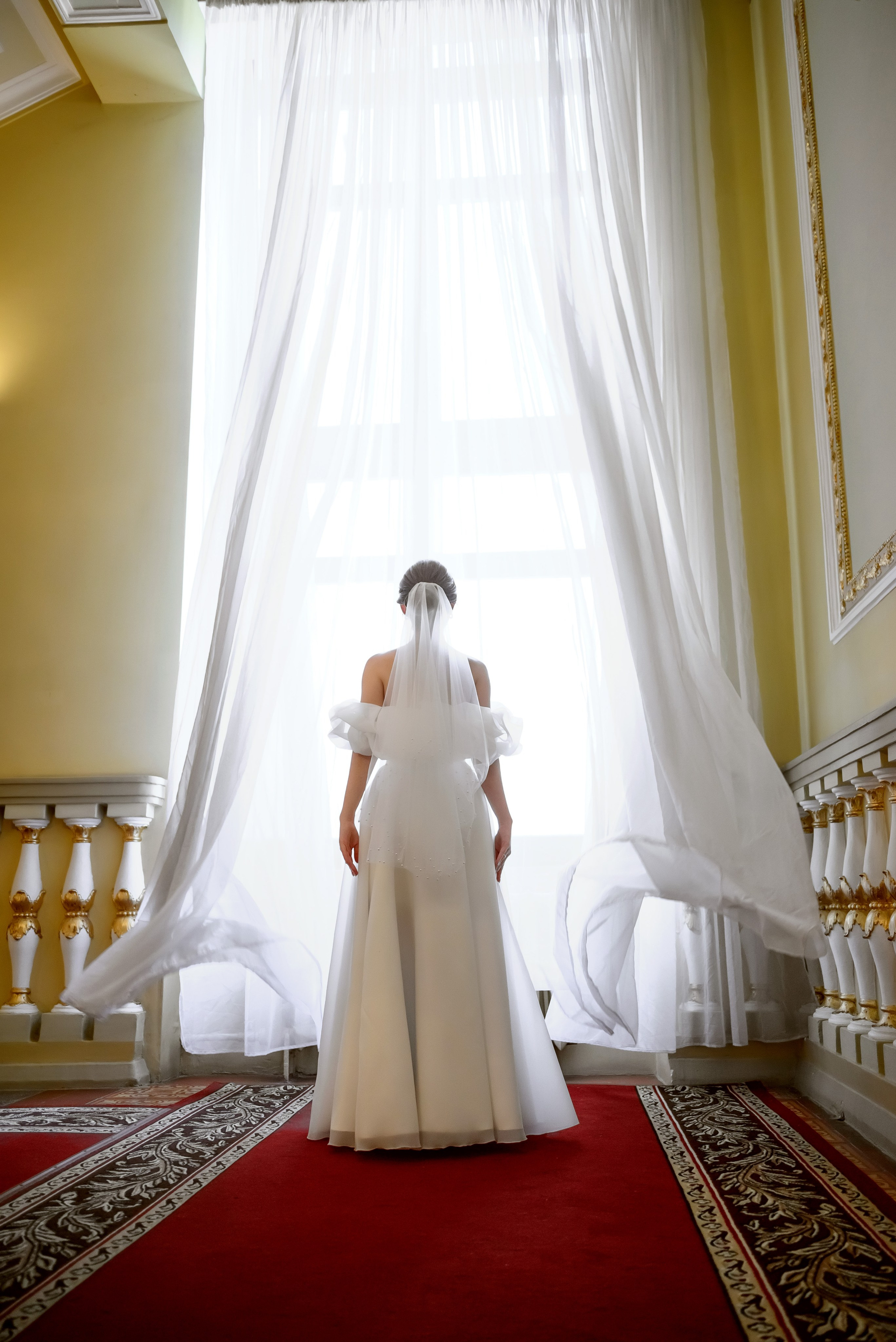 Прогулка в театре и по центру города. Юлия Басня семейный и свадебный фотограф в Донецке