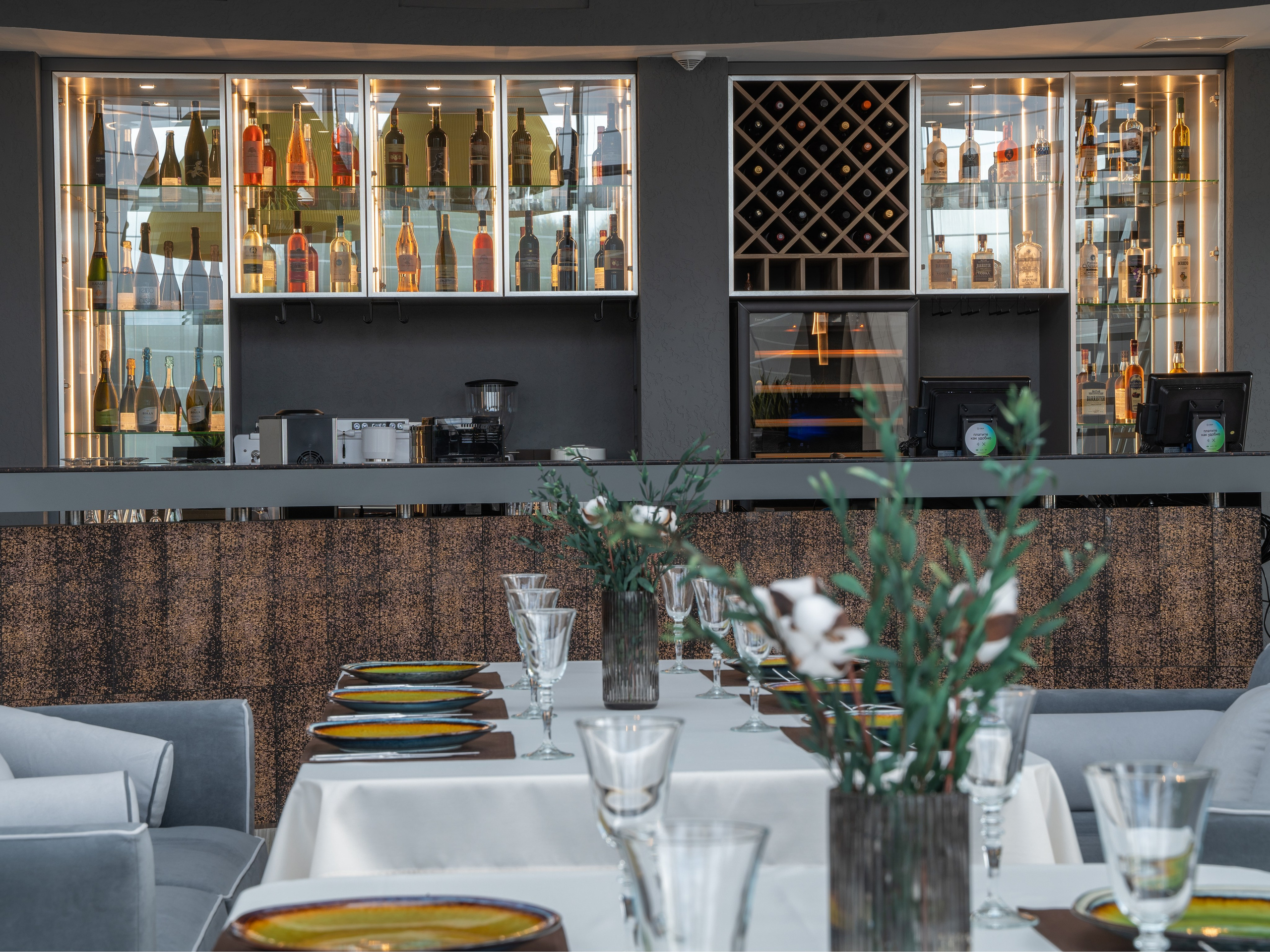 Ресторан на территории Дома отдыха «Валдай». Интерьерный фотограф в Сочи Элина Габриелян