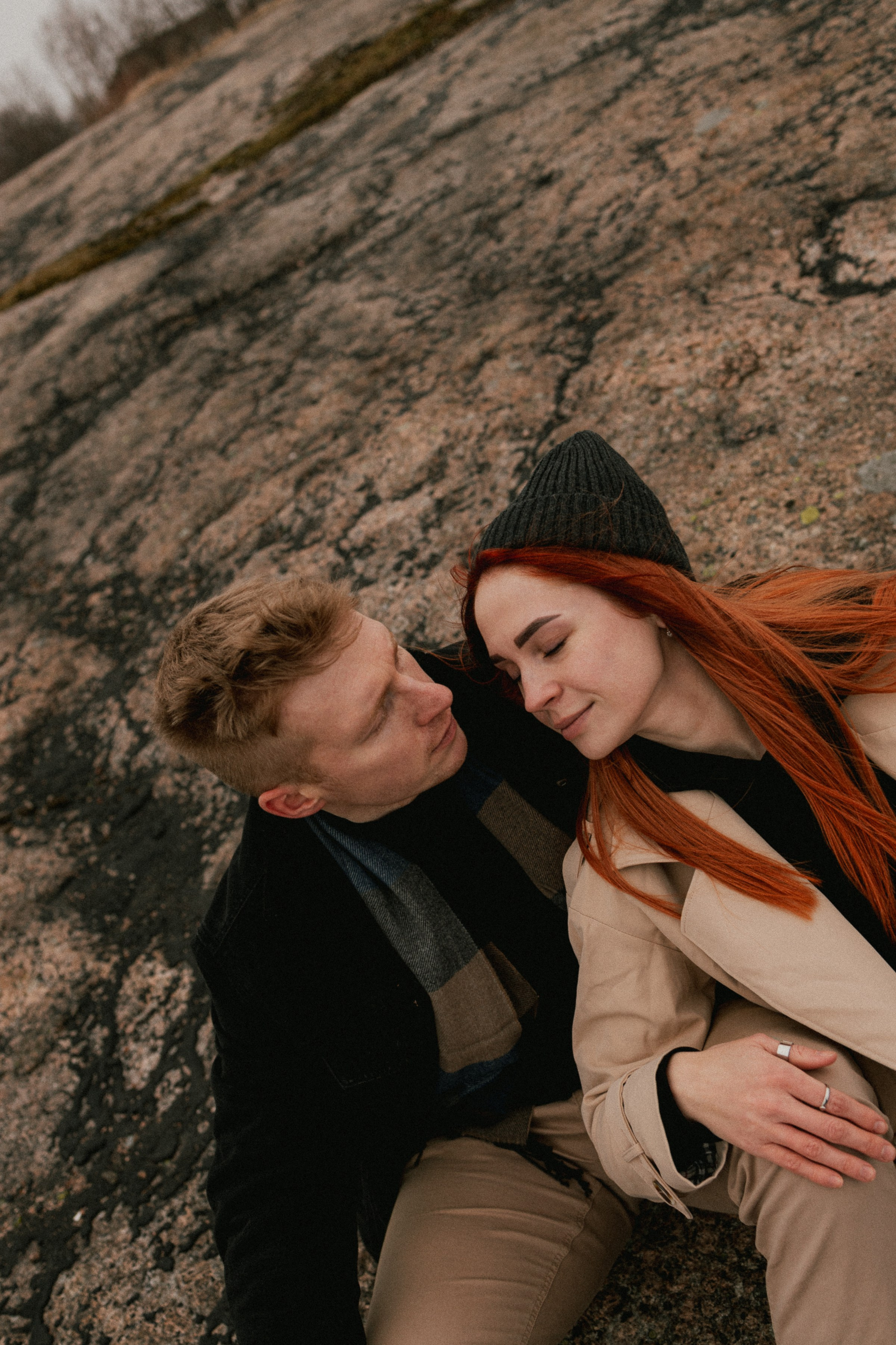 Love story на скале. Фотограф в Выборге и Санкт-Петербурге Маша Гуляева