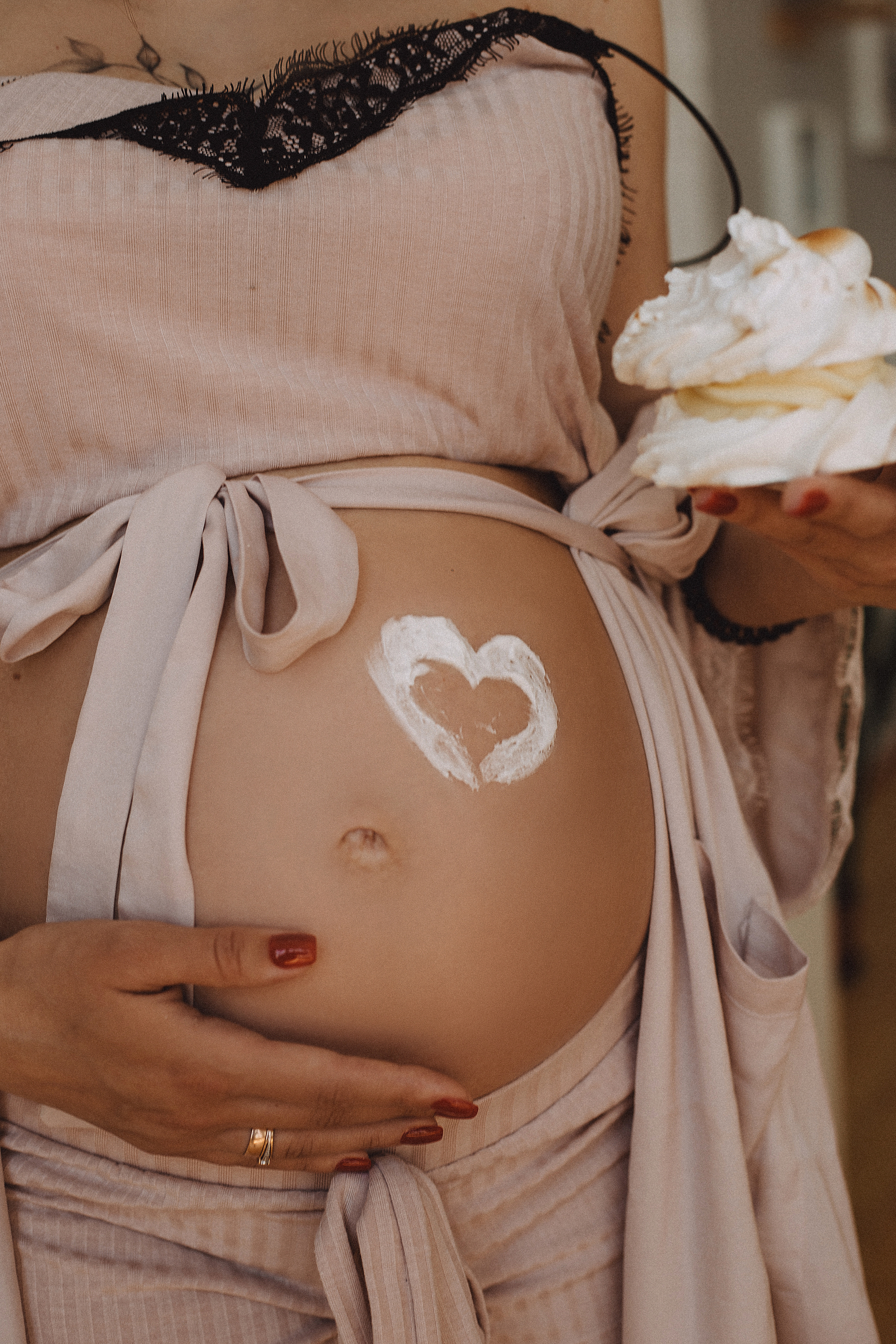 Беременность в студии Лофт Потолок. Фотограф в Краснодаре и Краснодарском крае