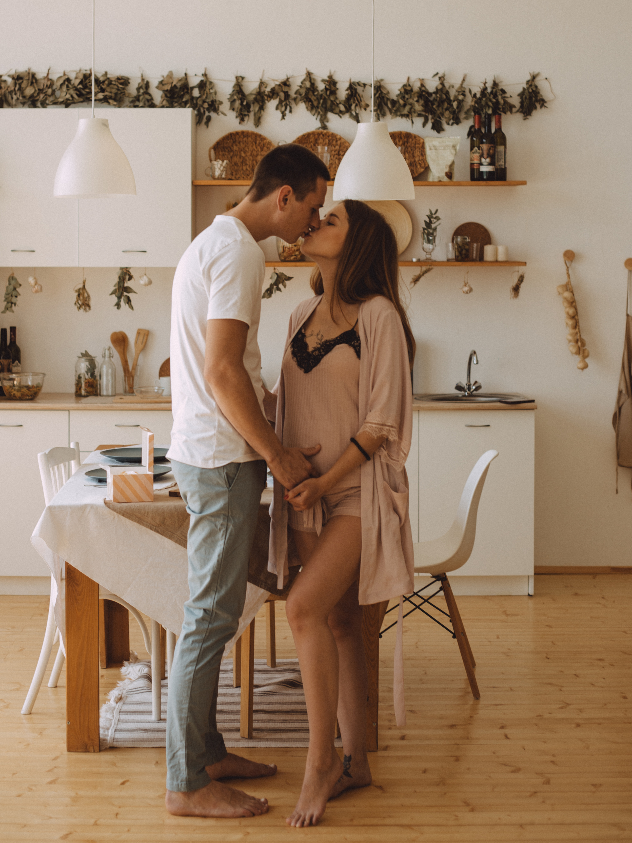 Беременность в студии Лофт Потолок. Фотограф в Краснодаре и Краснодарском крае