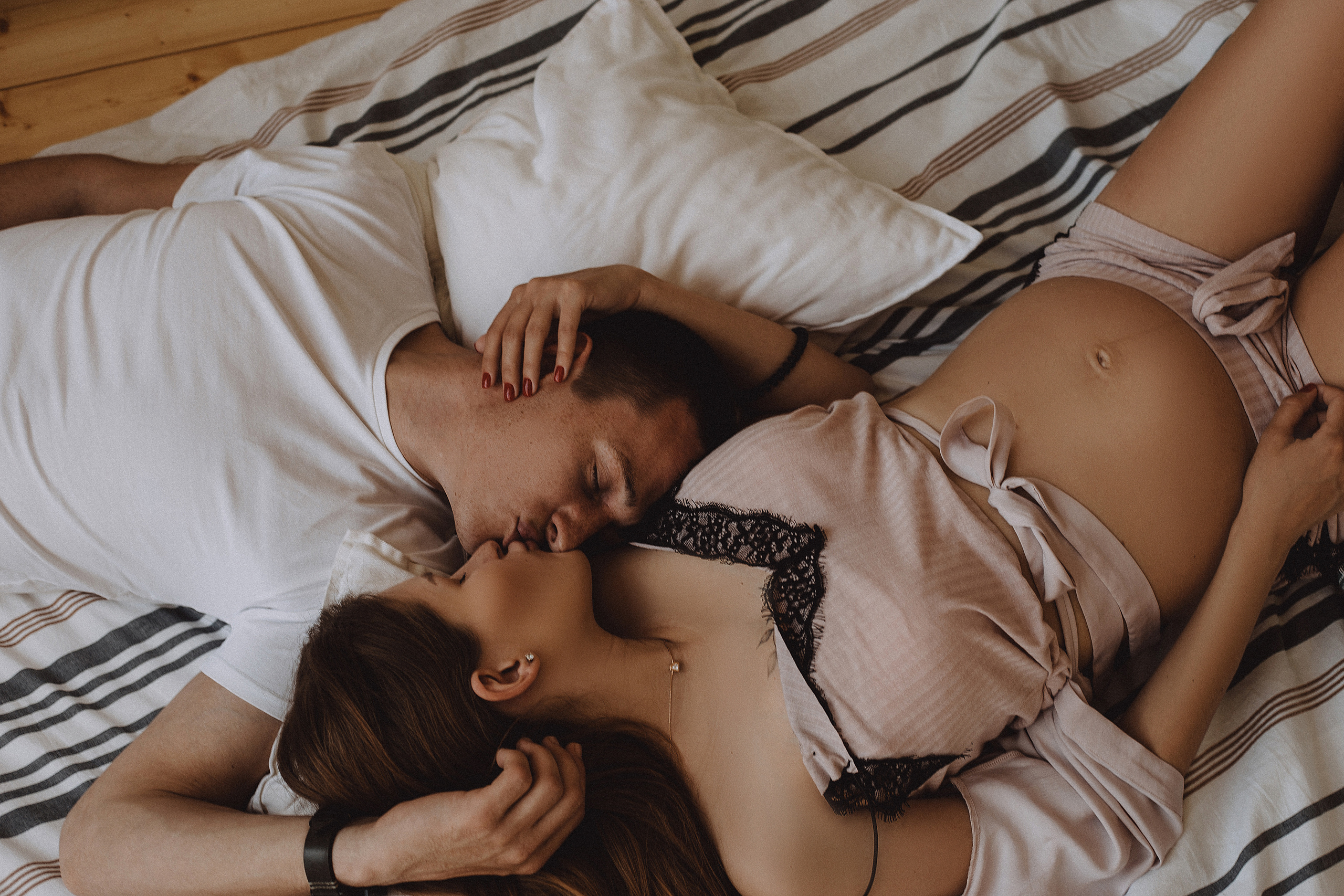 Беременность в студии Лофт Потолок. Фотограф в Краснодаре и Краснодарском крае