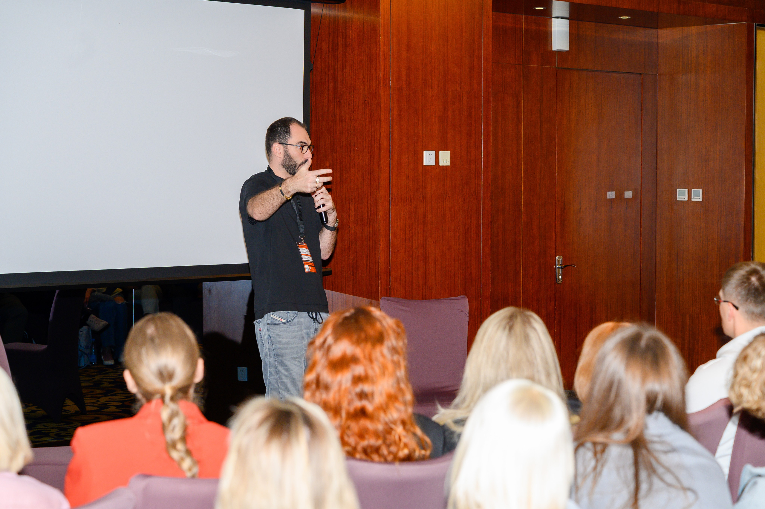 Репортажная съемка с открытия магазина. Фотоуслуги, услуги фотографа, фотографирование важных событий