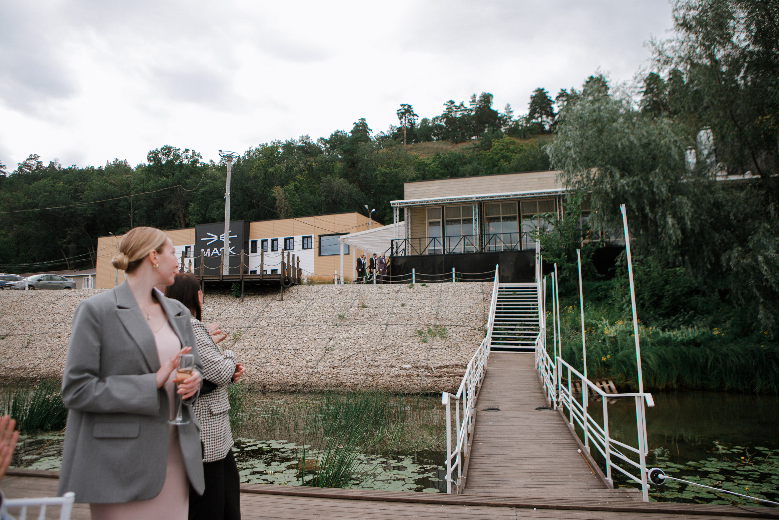 Свадьба на пирсе. Свадебный фотограф в Москве, Самаре, Тольятти