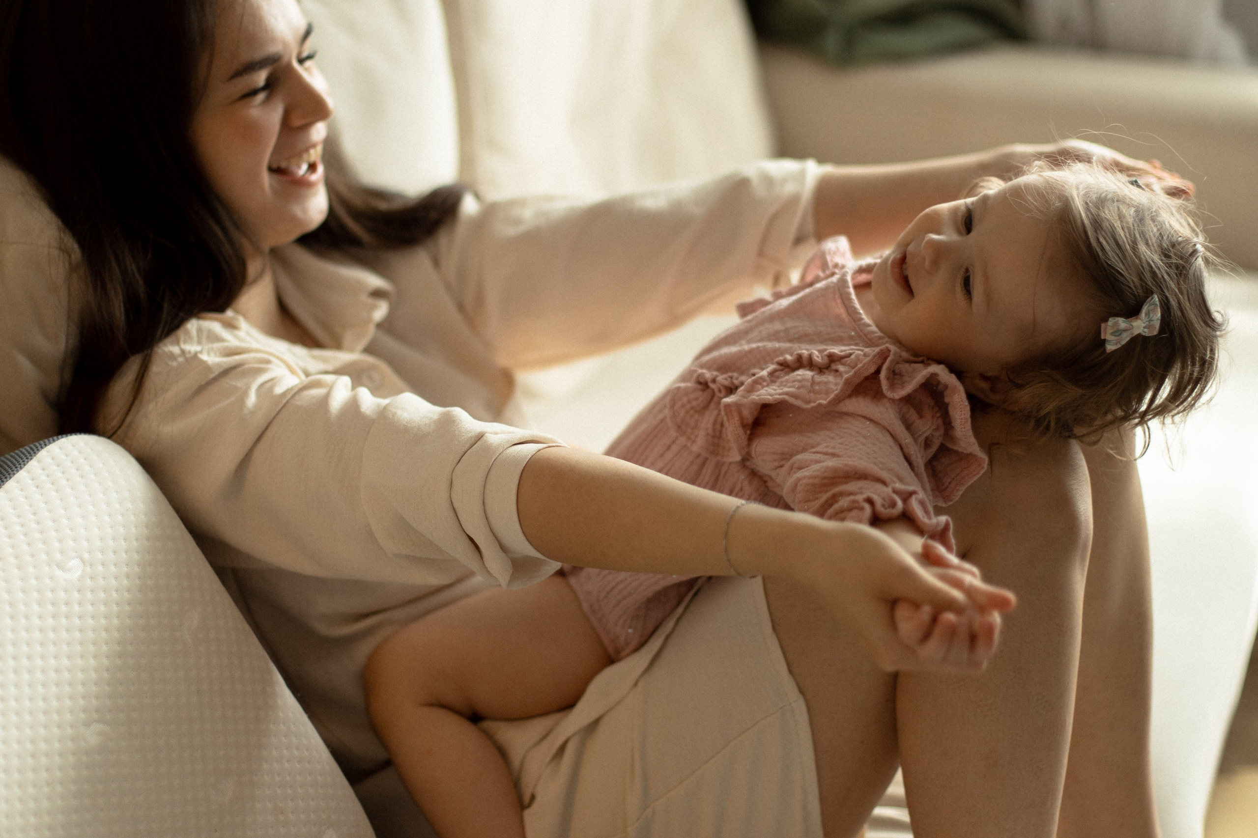 Домашняя фотосессия мама и дочка. Семейный фотограф Челябинск