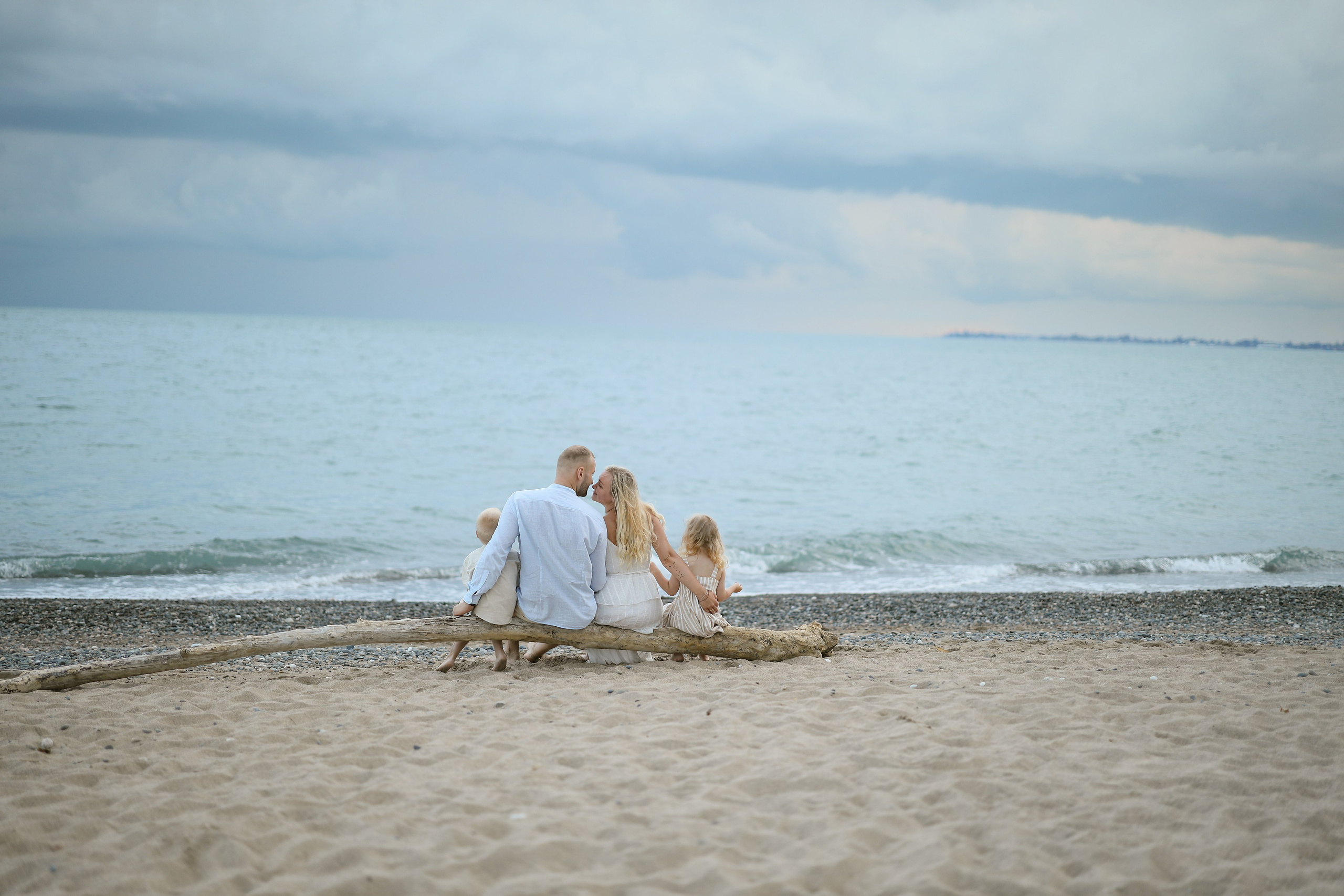 Семейная фотосессия на пляже Келасур, Сухум, Абхазия. Свадебный и семейный фотограф в Абхазии Жанна Соснина