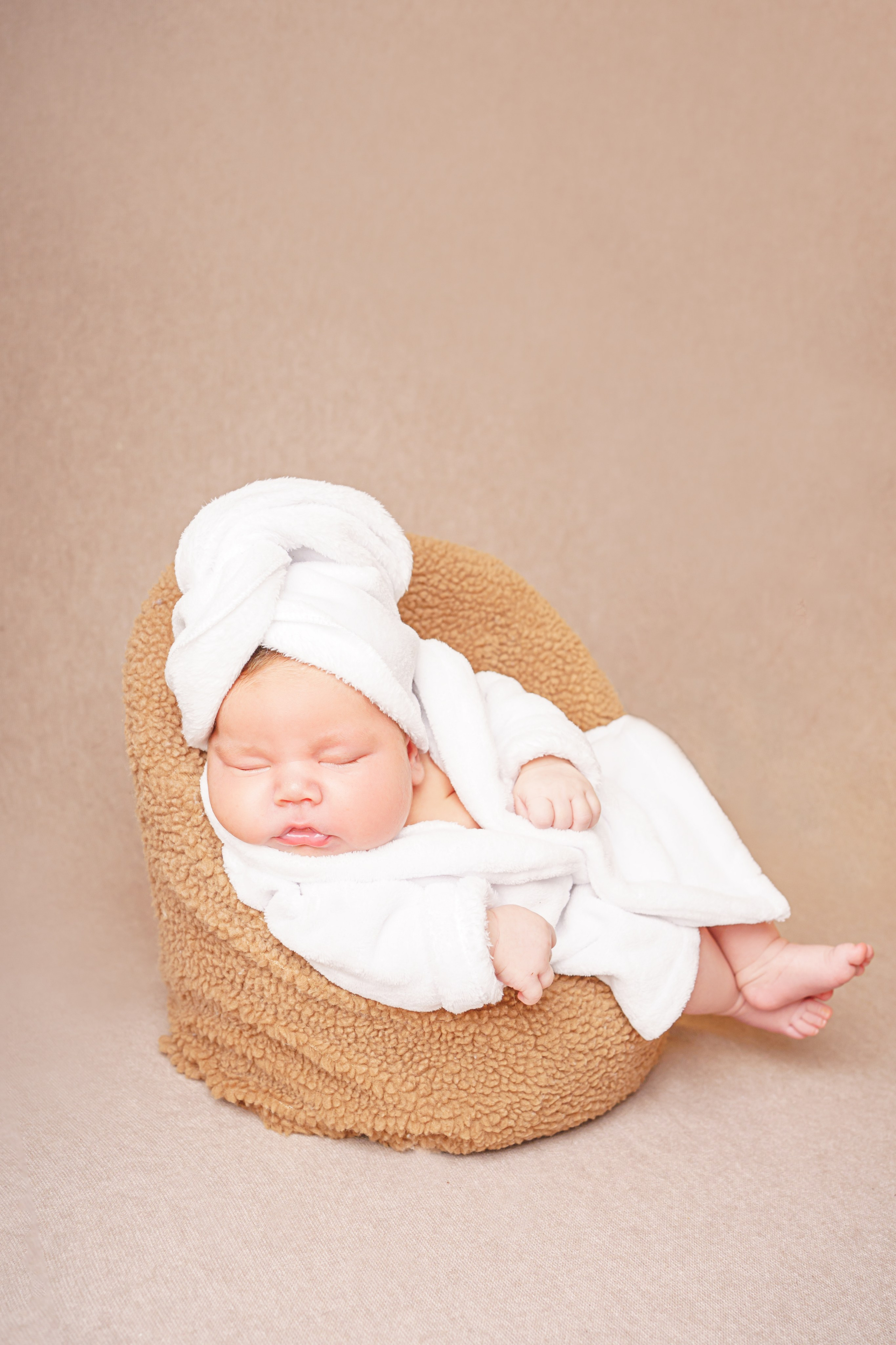 Фото в халатике - один из фаворитов мамочек маленьких модниц