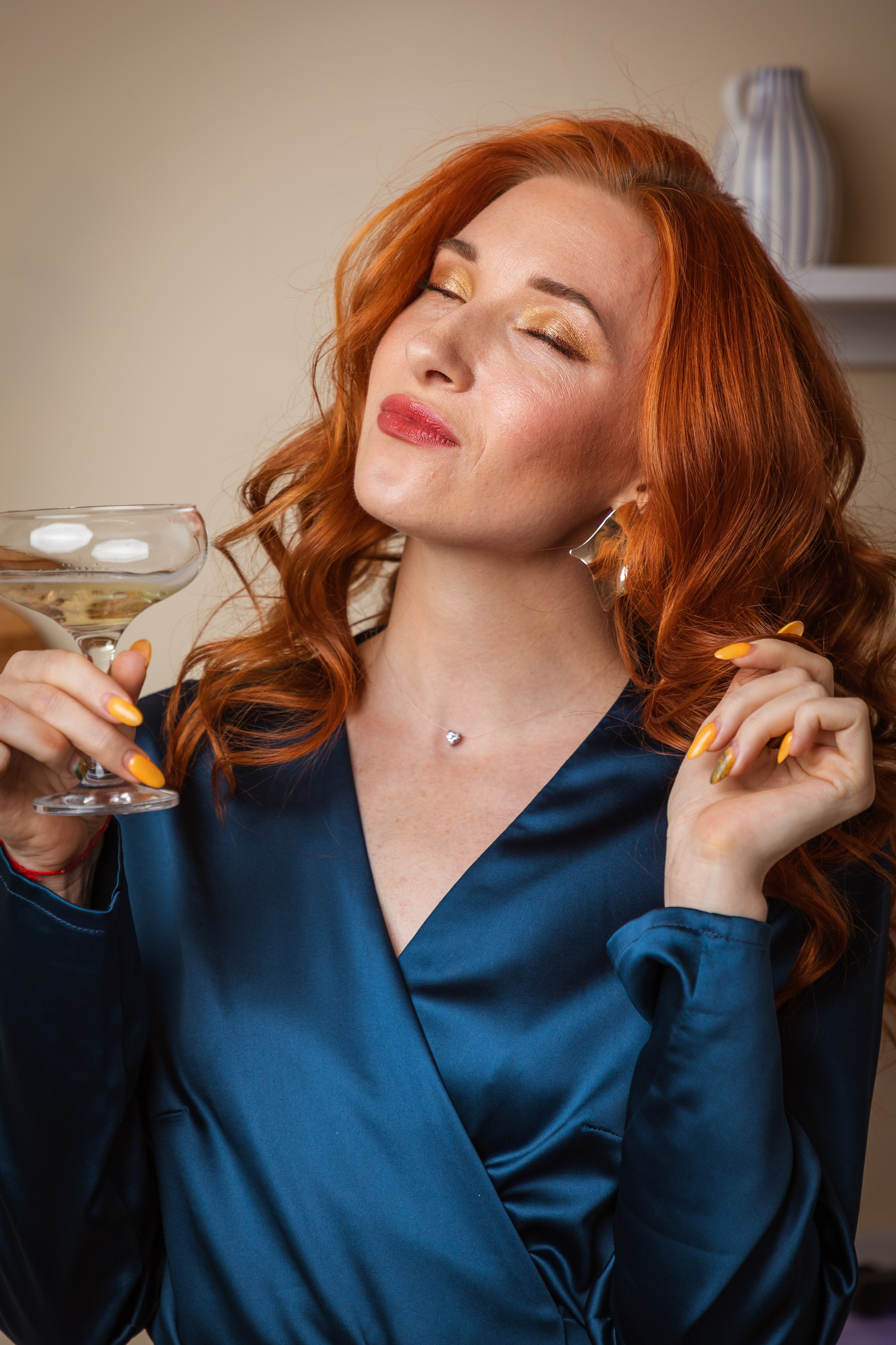 Яна. Главная