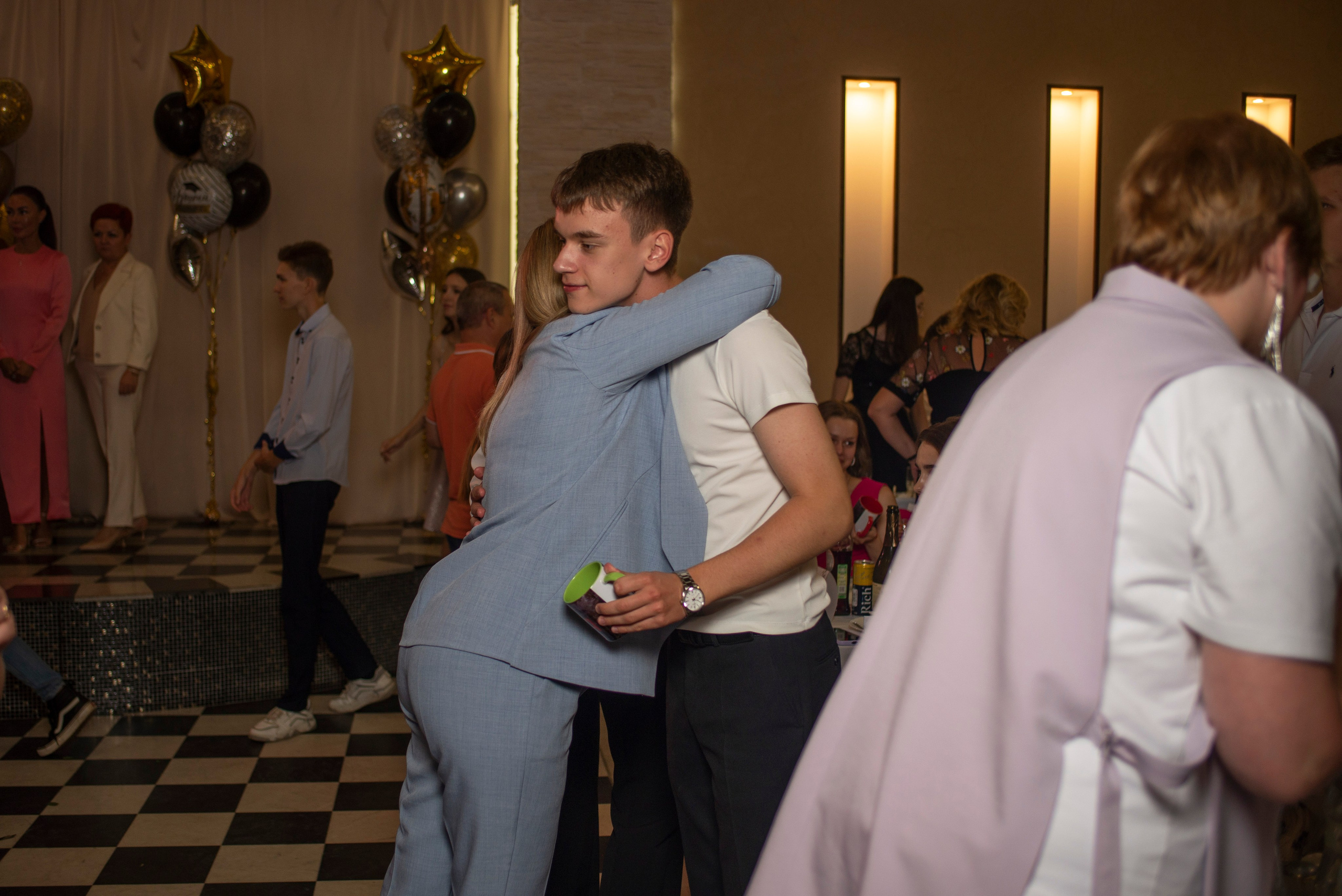 Репортажная фотосъемка выпускного дня. Выпускные альбомы Екатеринбург