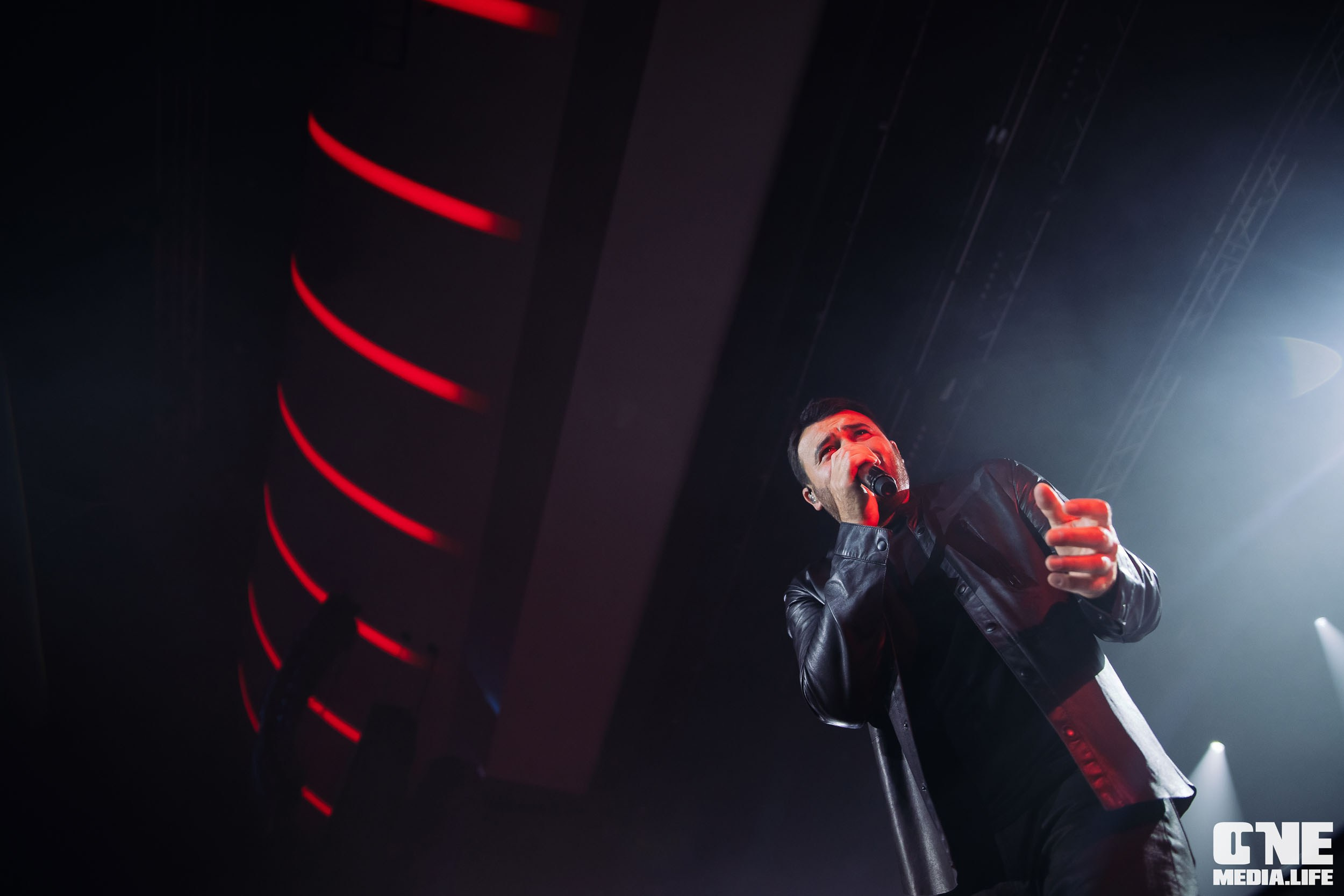 Фоторепортаж с концерта Эмина в Янтарь Холле. One Media Life: фоторепортажи, фотоотчеты с мероприятий и заведений