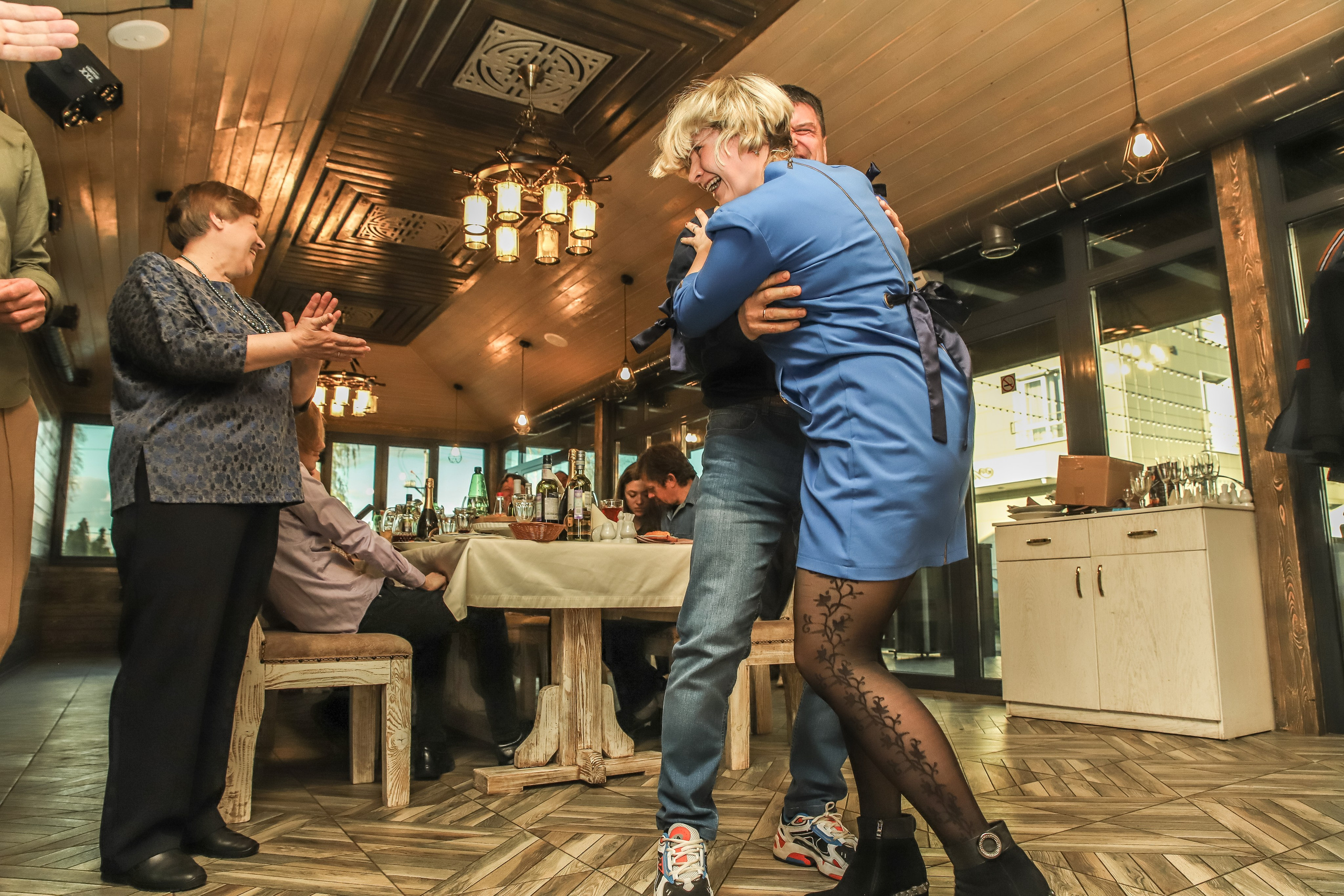 Репортаж торжества в ресторане. Семейный свадебный интерьерный фотограф Тверь Санкт- Марина Свистунова