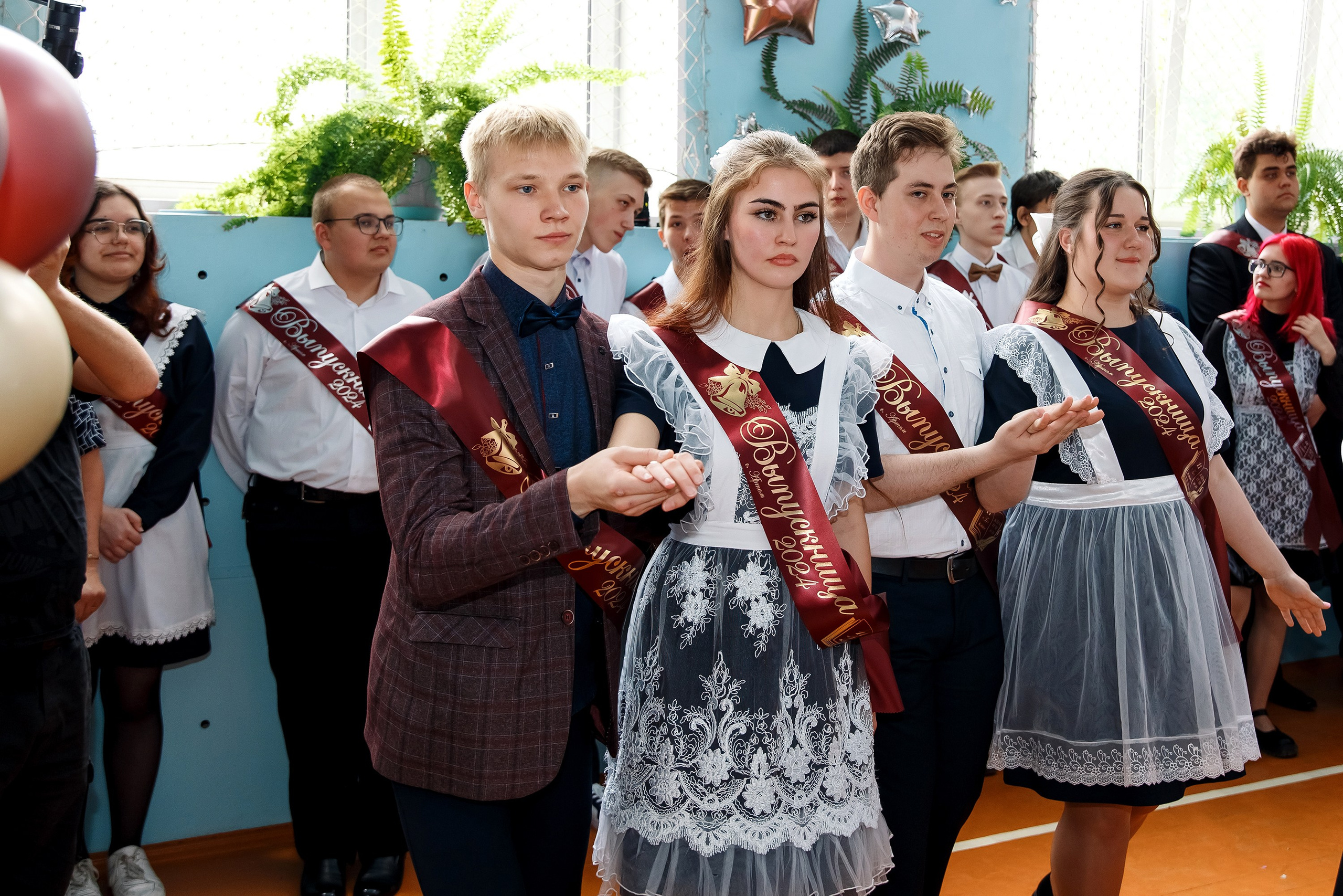 11 класс Последний звонок. Фотограф Любовь Корниенко, Примоский край