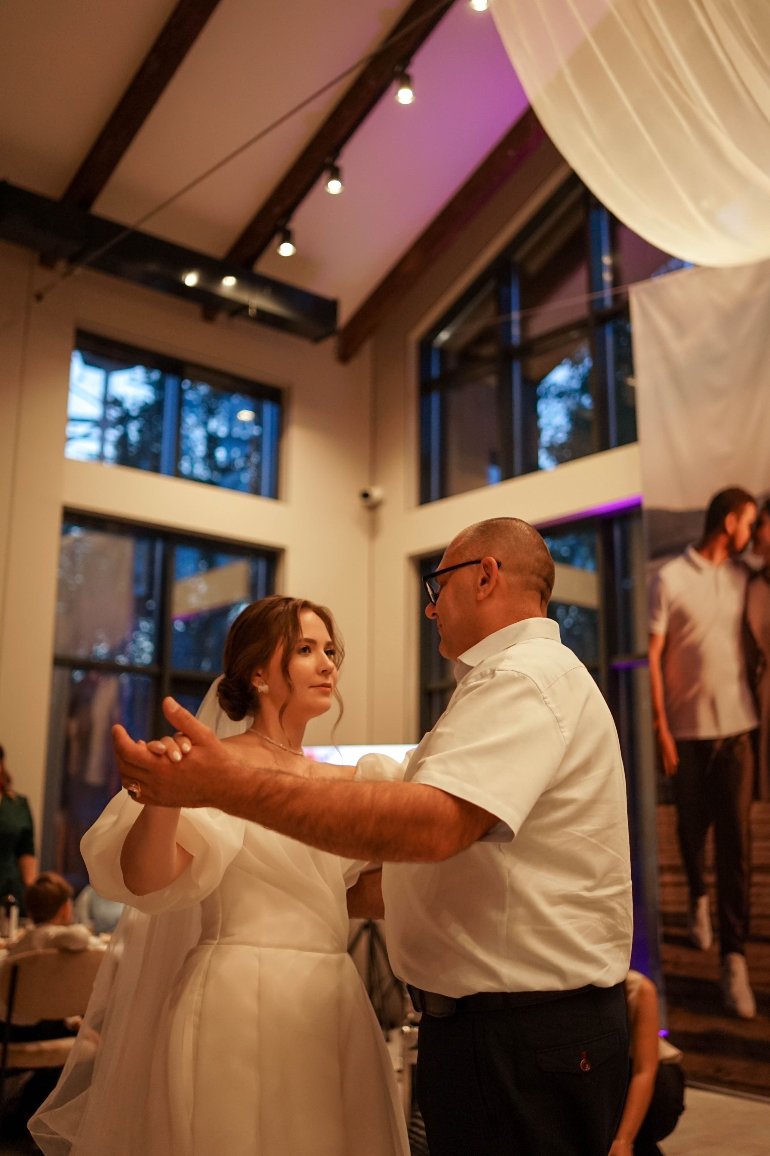 Лиза и Сережа: регистрация, прогулка и банкет. Фотограф в Иркутске