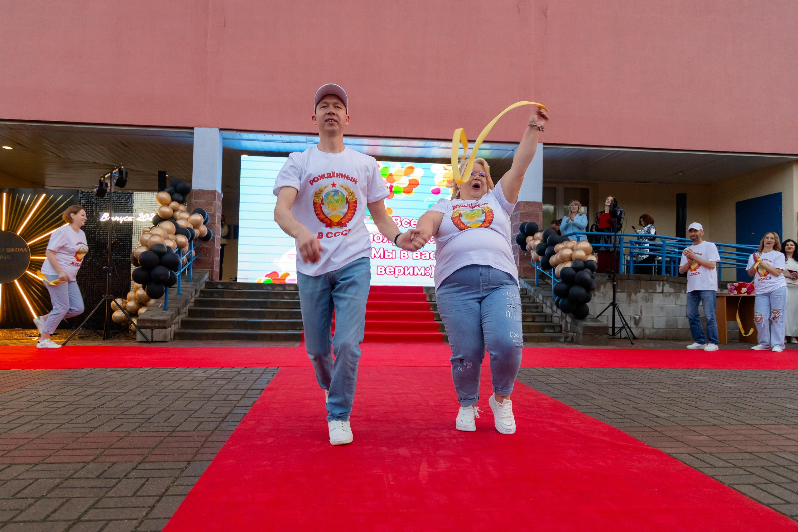 Школьный выпускной 2025 год в Минске, Беларуси. Свадебный фотограф в Минске/Беларуси Сергей Спиридонов