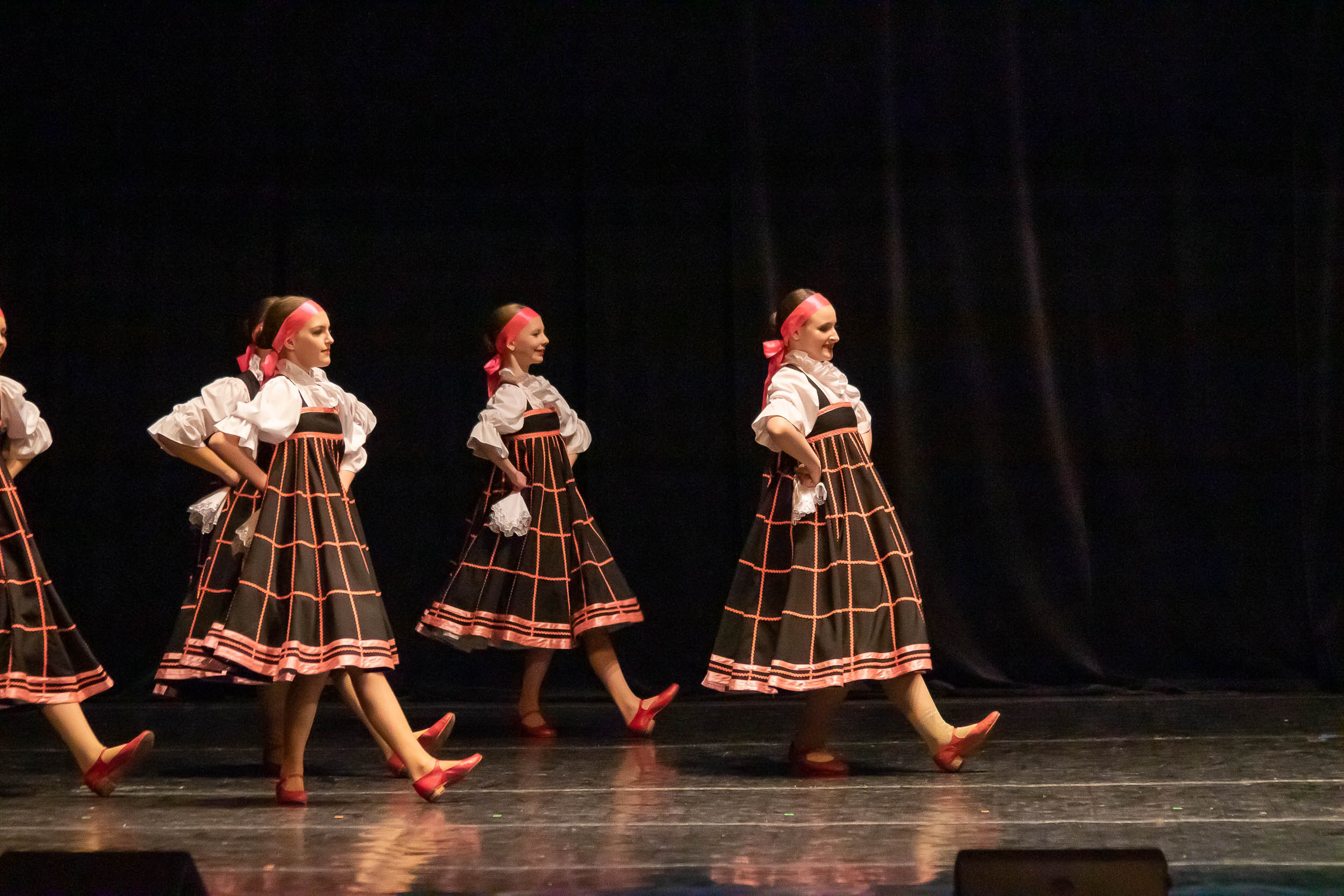 Отчетный концерт образцового хореографического ансамбля «СИРИН». Балетный фотограф в Москве Галина Молчанова