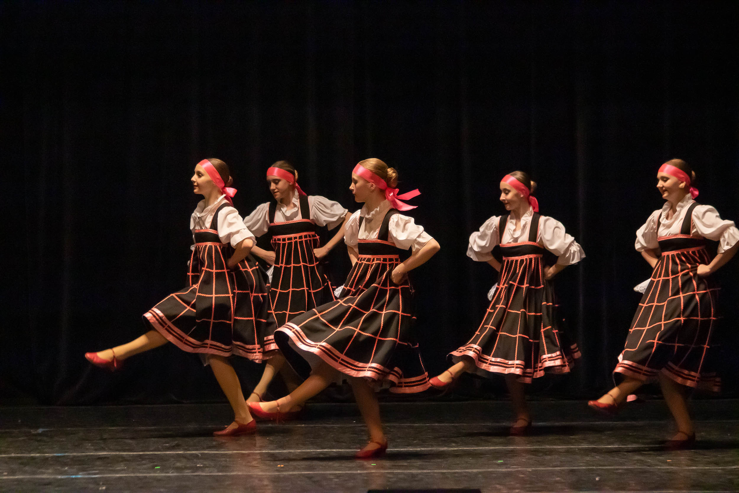 Отчетный концерт образцового хореографического ансамбля «СИРИН». Балетный фотограф в Москве Галина Молчанова