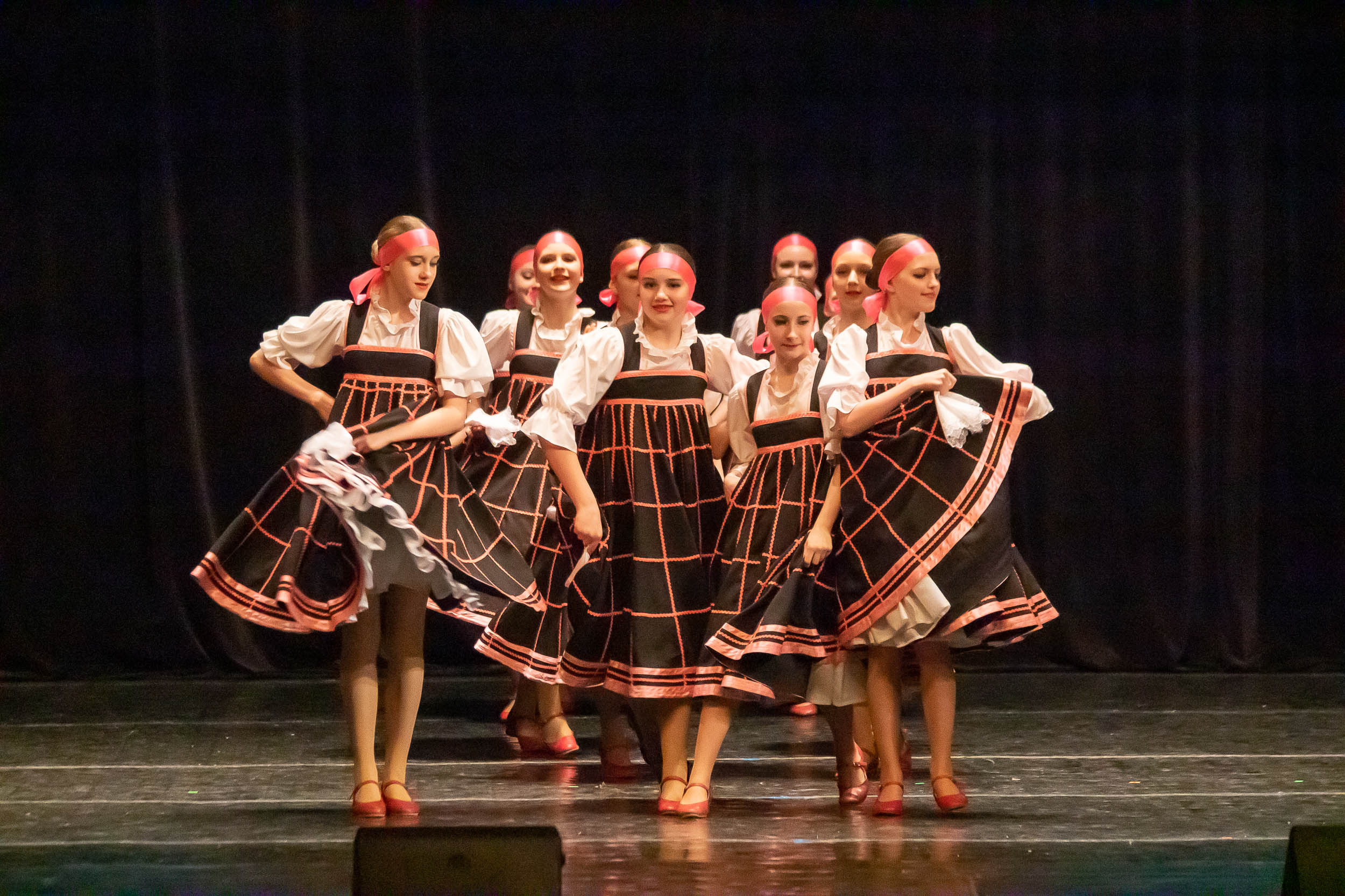 Отчетный концерт образцового хореографического ансамбля «СИРИН». Балетный фотограф в Москве Галина Молчанова
