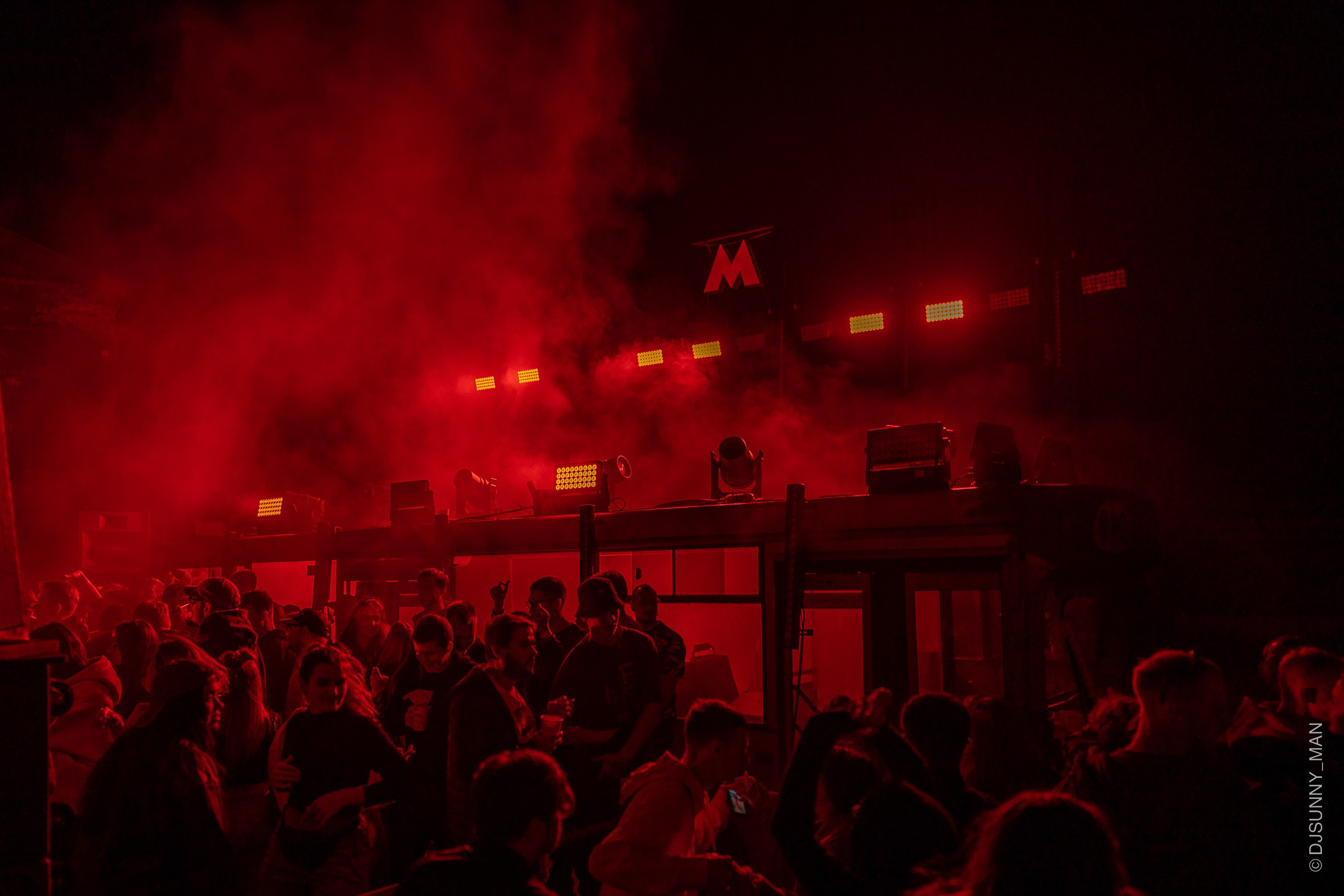 Metro Gorkovskaya. Sunnyman