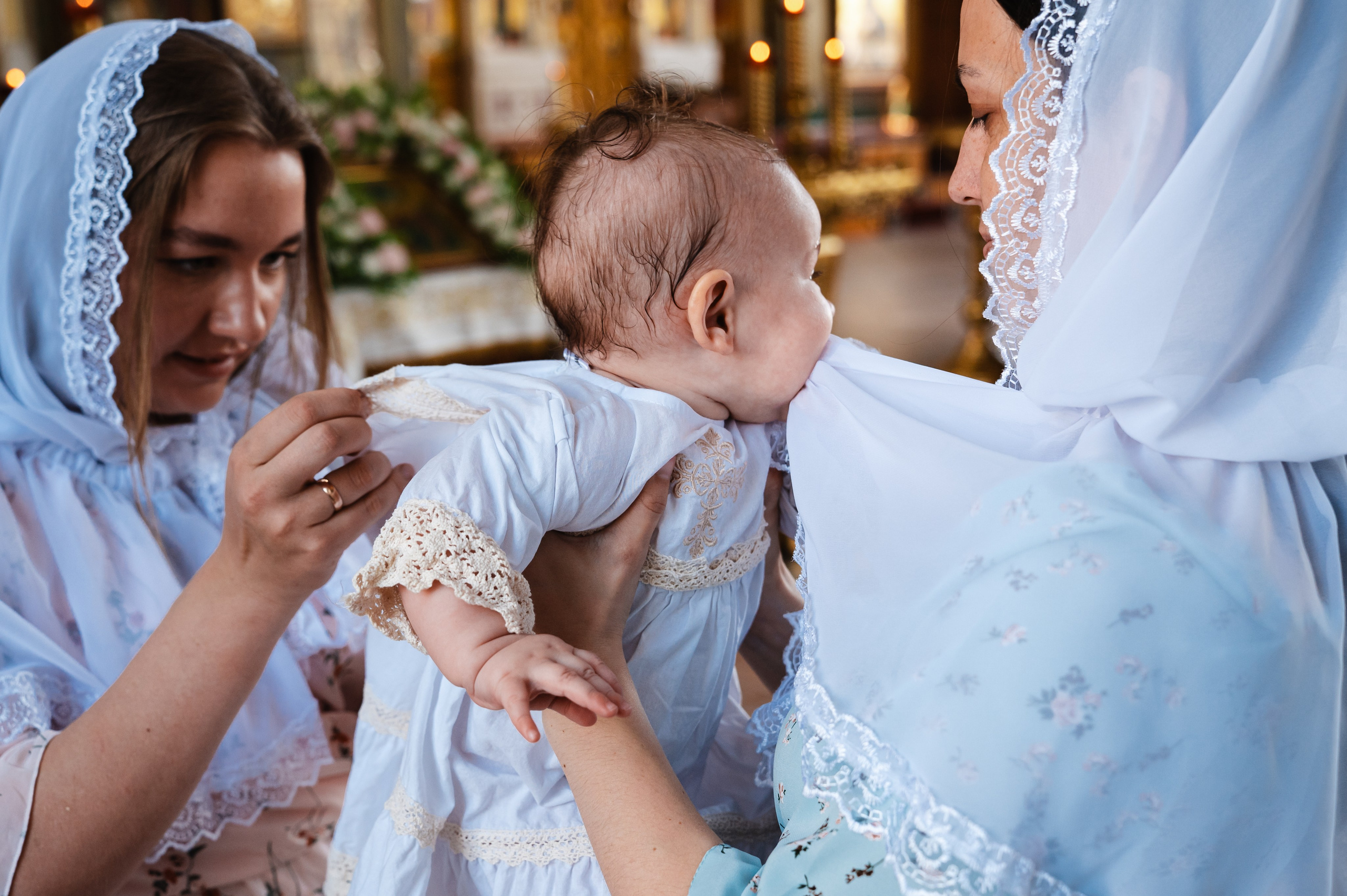 Таинство Крещения Дарьи (Храм Преполовения Пятидесятницы). Фотограф Ярута Оксана / Ростов-на-Дону