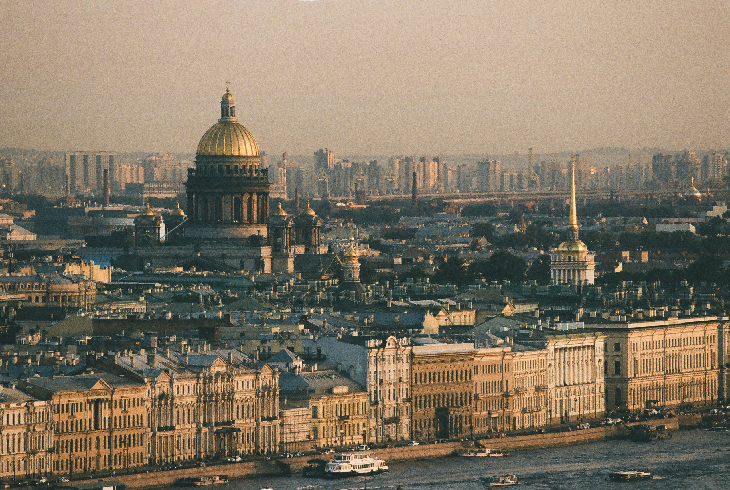 Фотографии цветные. Свадебный и семейный пленочный фотограф в Петербурге Истомина Ирина