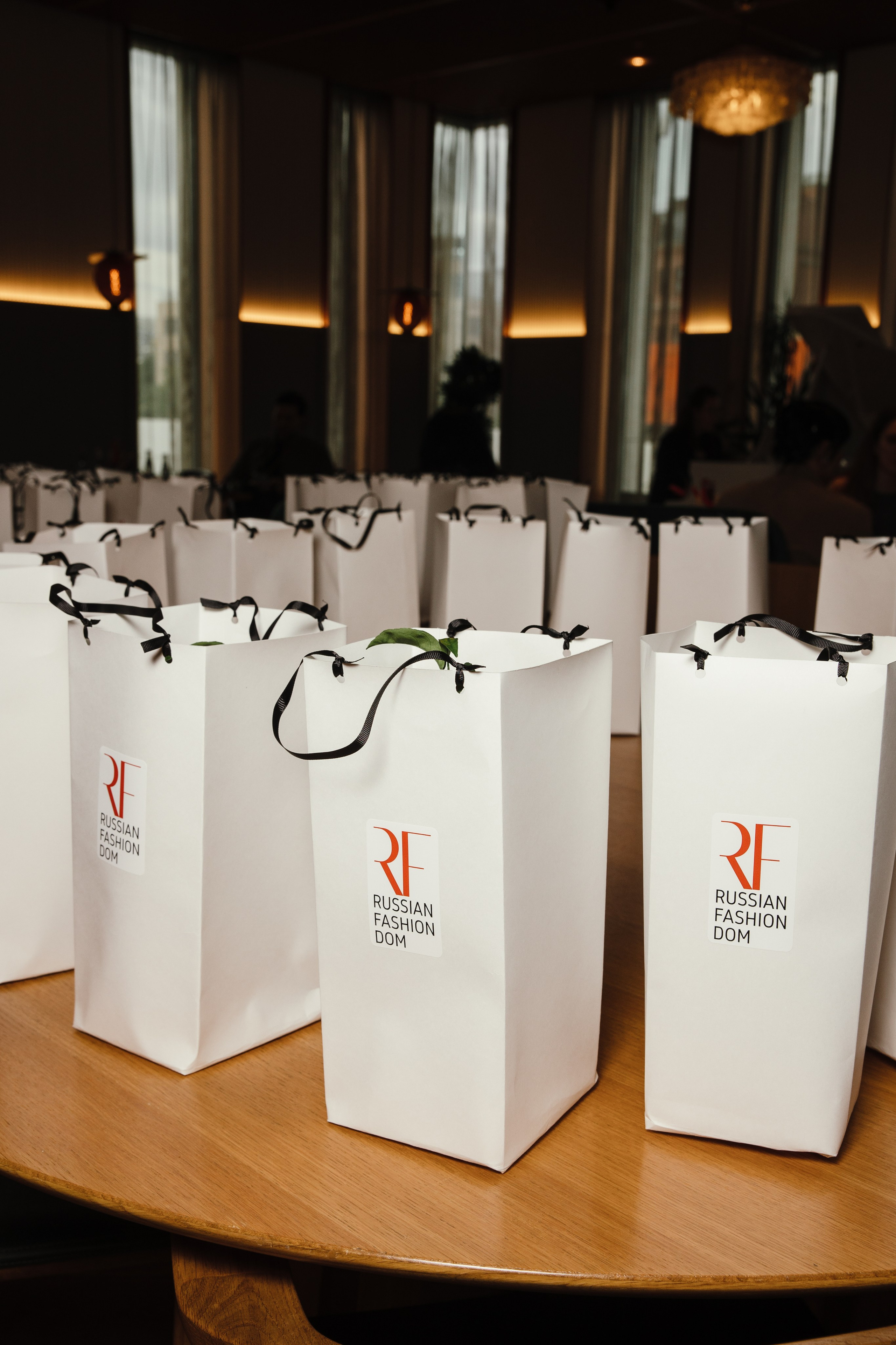 Презентация Russian Fashion Dom в ресторане Shagal. Контент фотограф в Москве и области Елена Кулакова