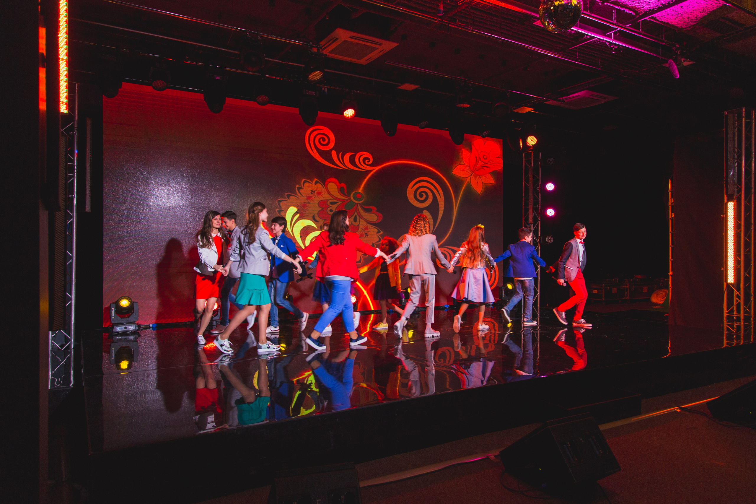 О2ТВ группа СТРАНА. Видеооператор/Фотограф Николай Завьялов