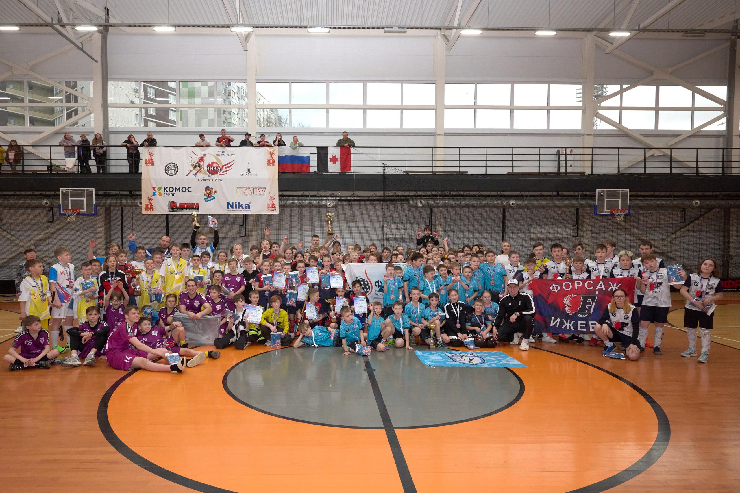 Турнир по флорболу 2025 Ника в Ижевске. Спортивный репортажный фотограф в Ижевске Сергей Мерзляков