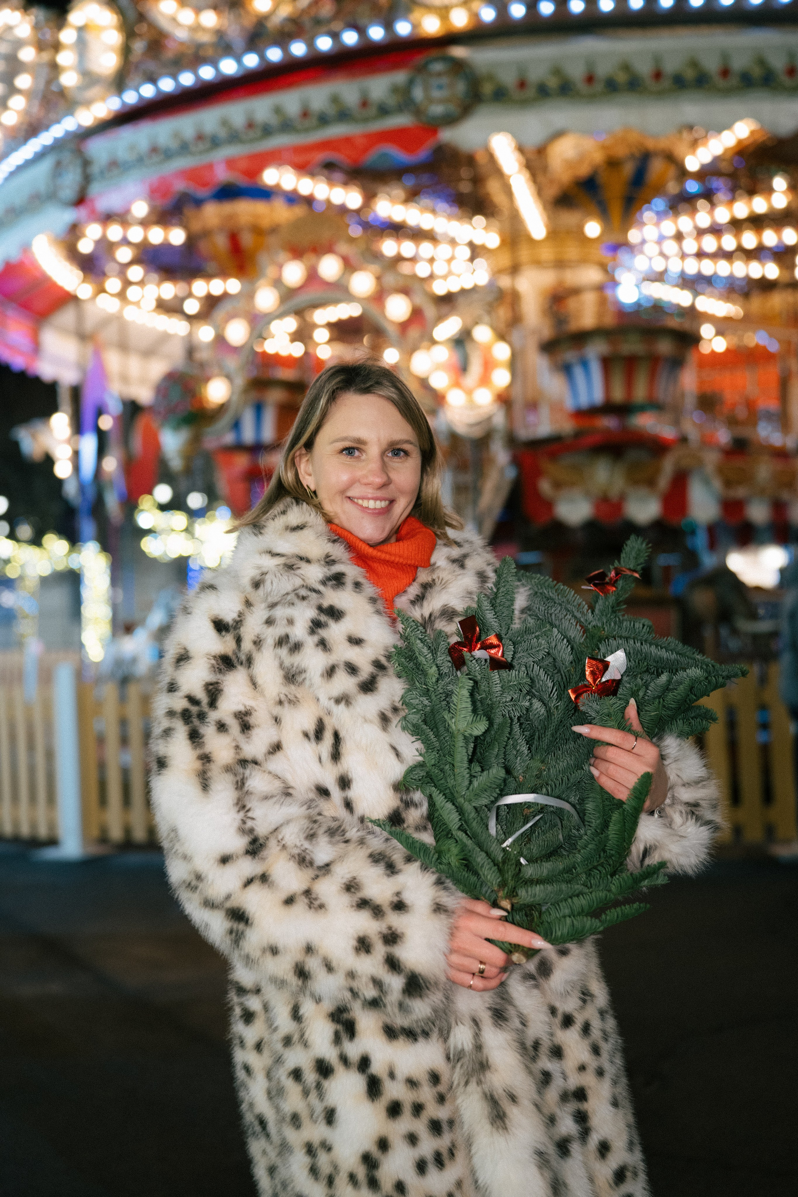 ПРОГУЛКА НА МАНЕЖНОЙ ПЛОЩАДИ ДЛЯ ДЕВУШКИ ПЕРЕД НОВЫМ ГОДОМ (НОВОГОДНЯЯ ФОТОСЕССИИЯ НА МАНЕЖНОЙ ПЛОЩАДИ). Профессиональный фотограф, Санкт-Петербург — Виктория Богомолова