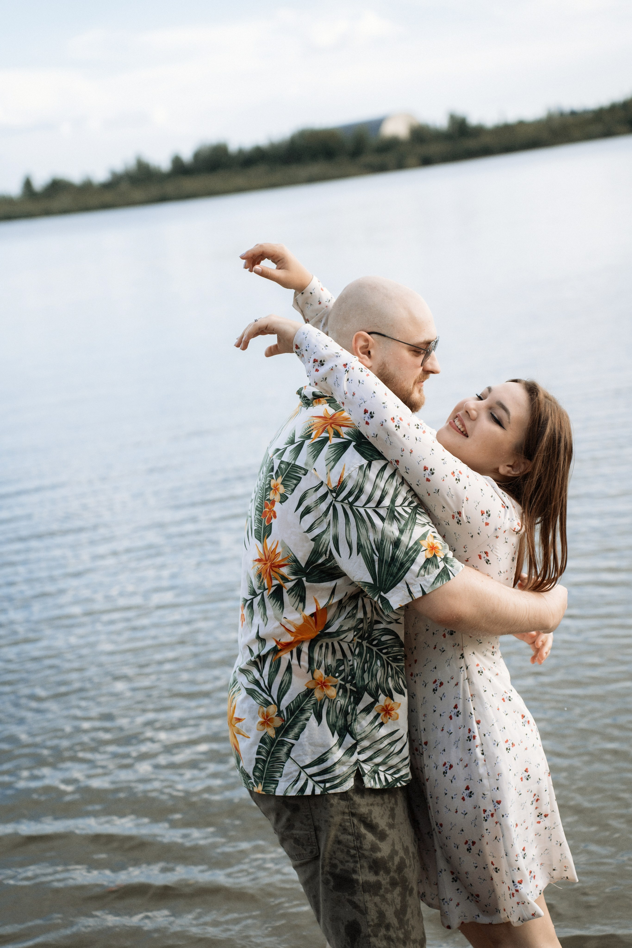 Алена и Максим. Фотосессия на реке. Яна Орехова. Фотограф в Томске