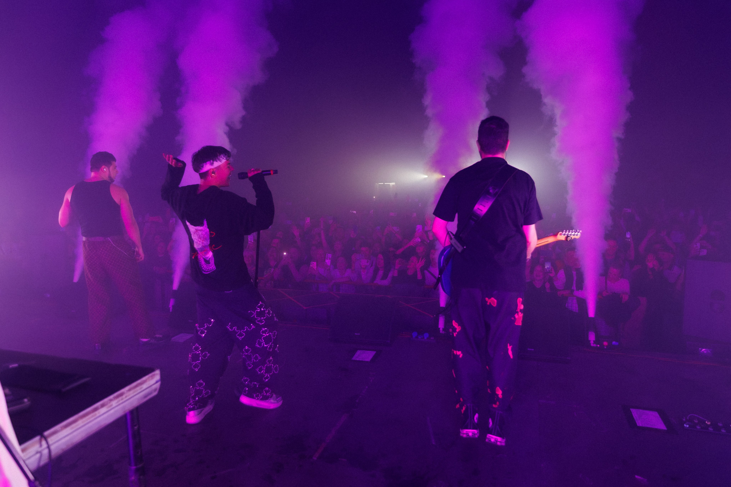 Фотоотчёт и репортаж с концерта группы GAYAZOV$ BROTHER$. Красильников Евгений — профессиональный фотограф в Ростове-на-Дону