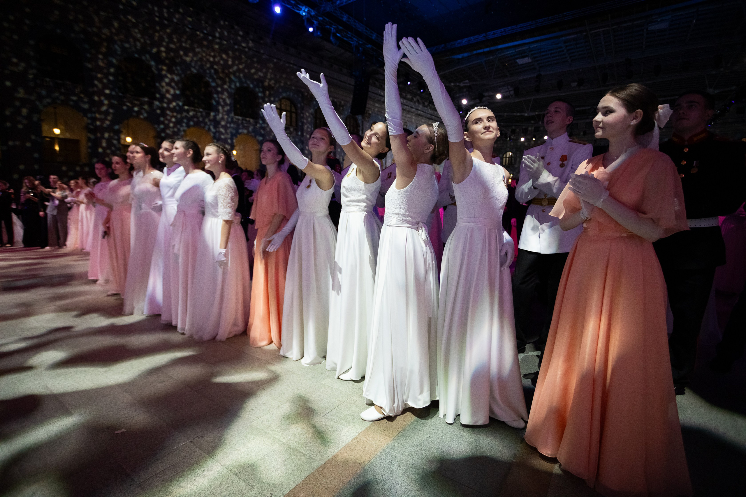 Кадетский бал. VICTOR SAPOZHNIKOV