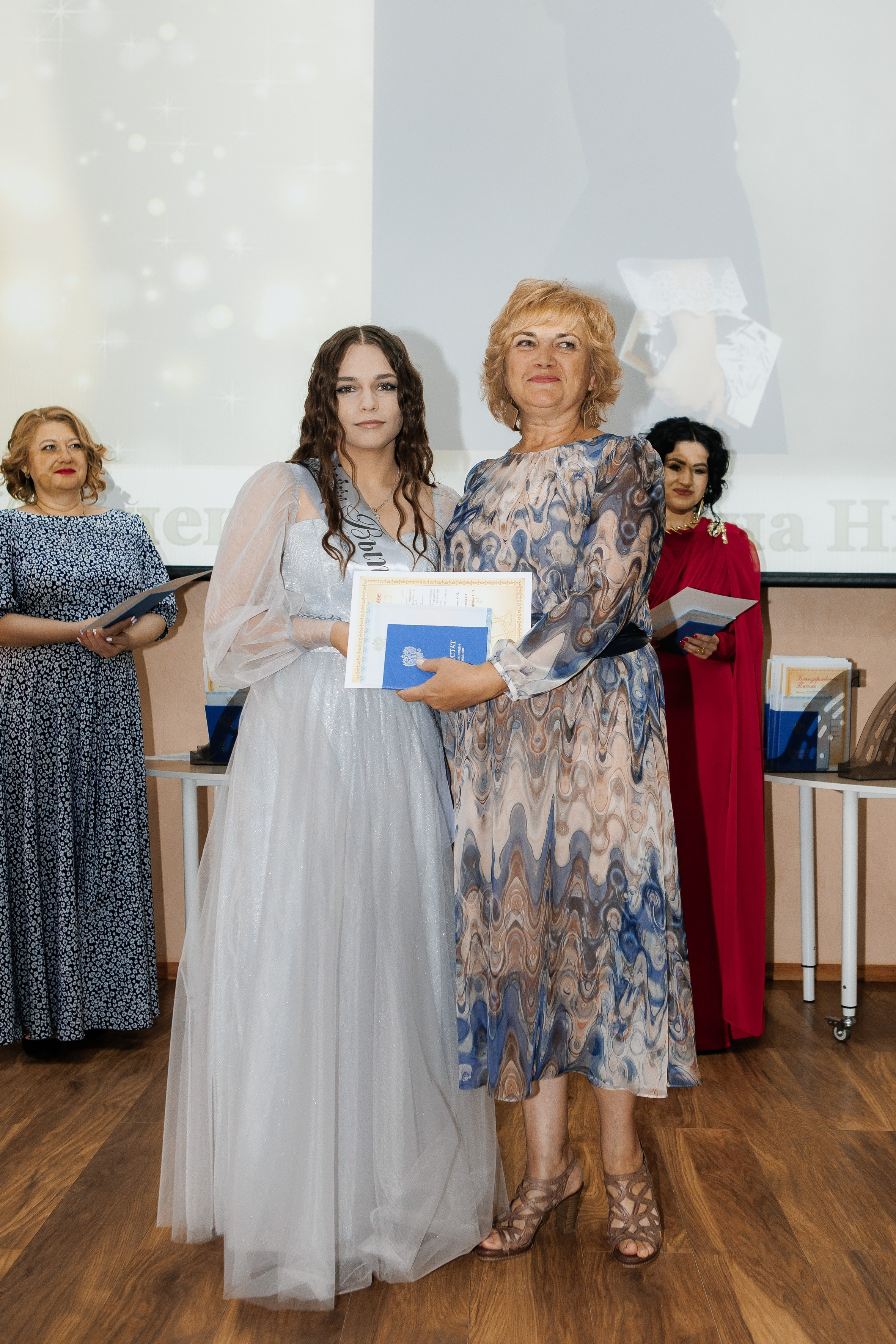 Выпускной Гимназия 12 2024 г. Свадебный и портретный Фотограф в Липецке Дмитрий Котюков