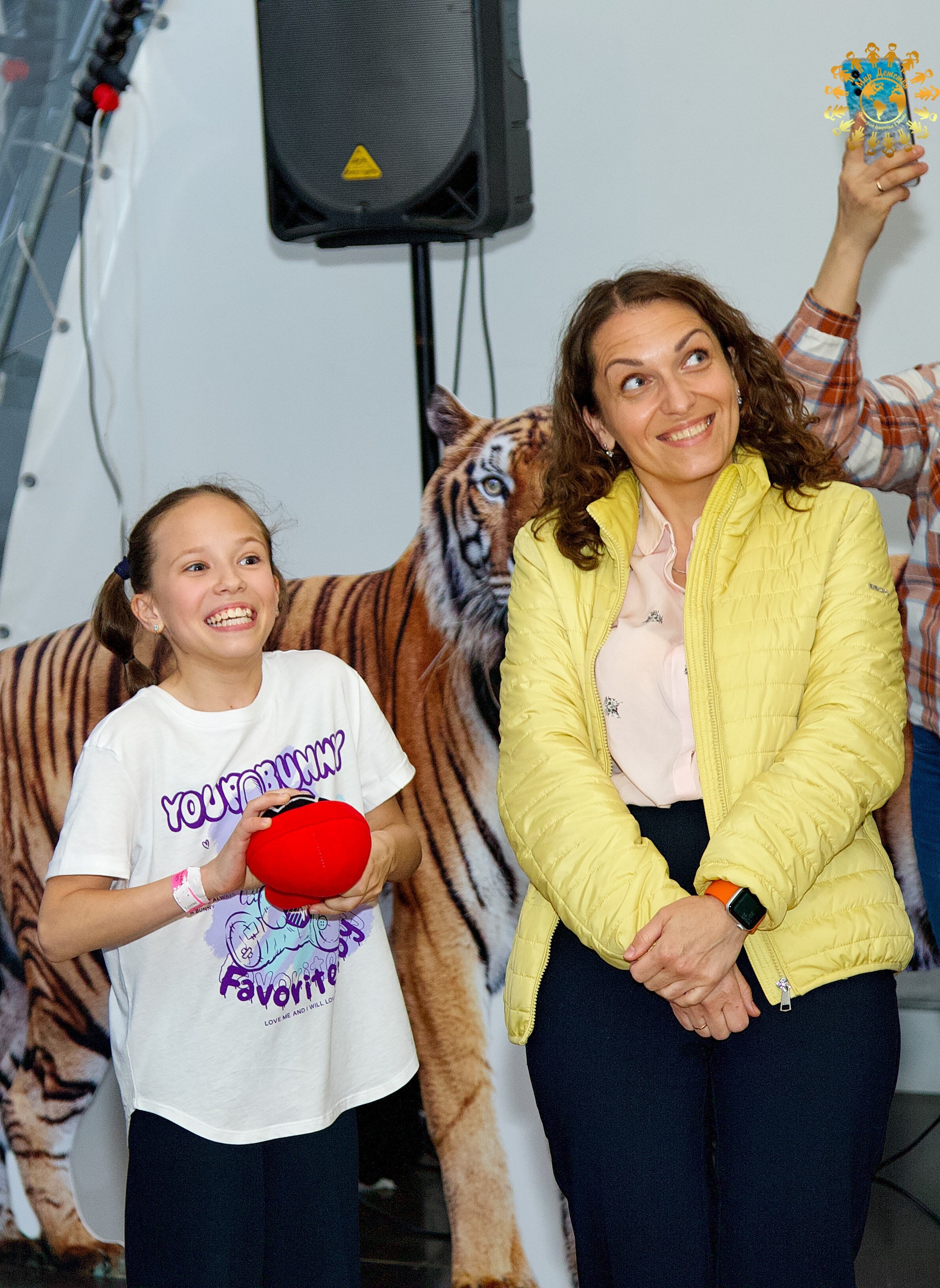 Выпускной 2023 (Школа 1195, 4-й класс). Репортажная съемка в Москве и области. Анималистика