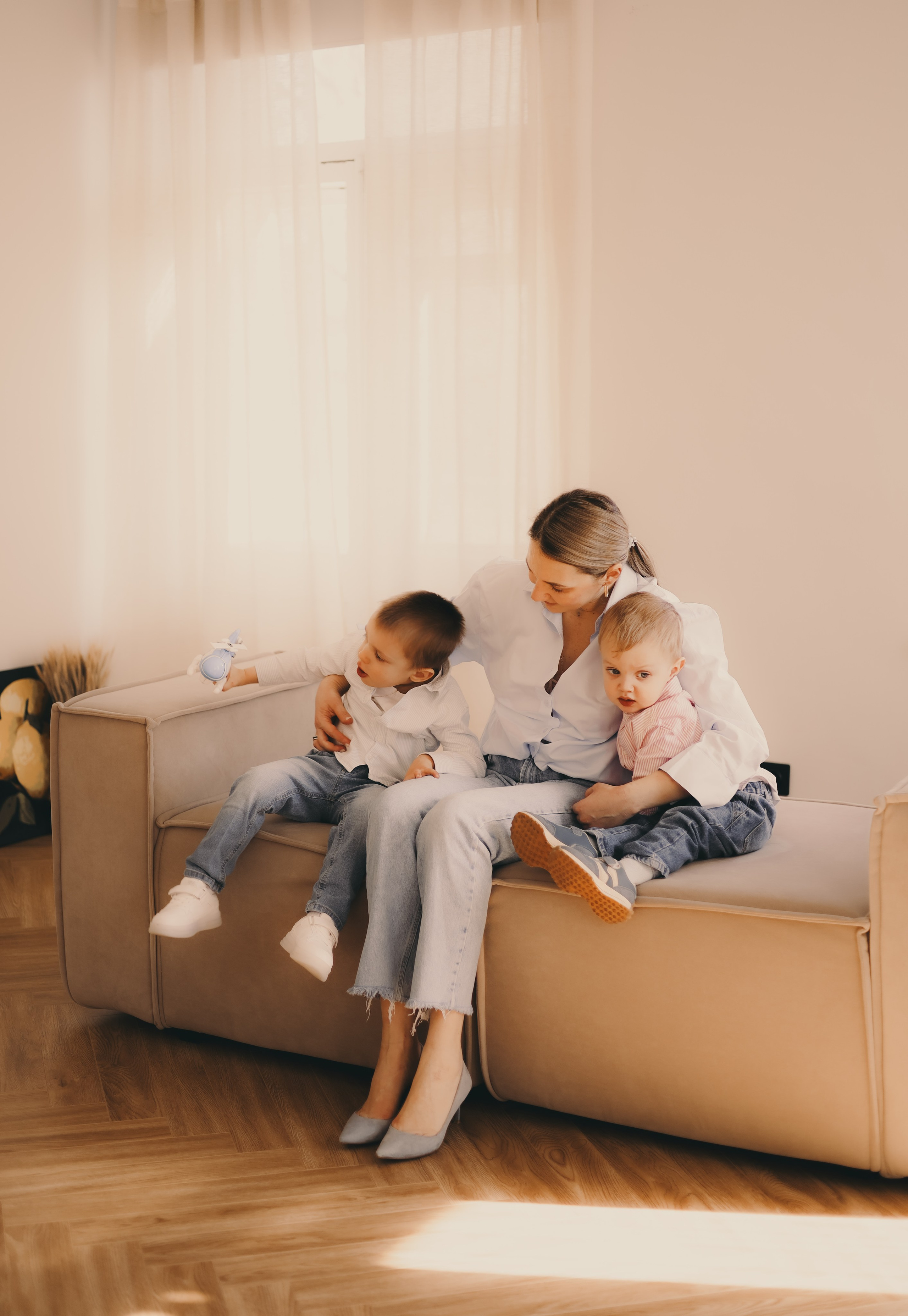 Два малыша и их мама. Фотограф Мария Лаенко