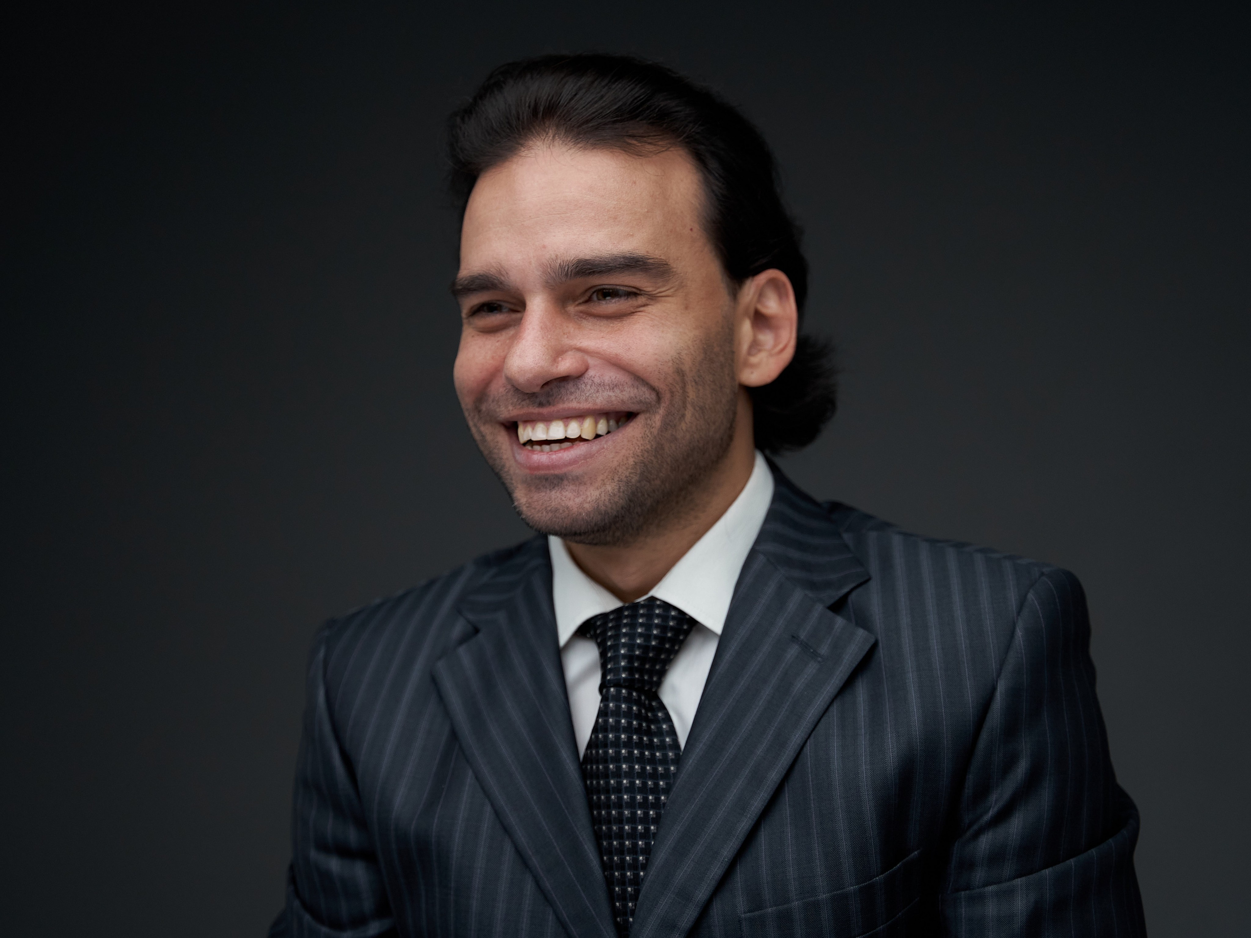 Ведущий. Актёр кино, артист мюзиклов, ведущий мероприятий, ведущий свадеб, дед Мороз — всё это Святослав Ставцев