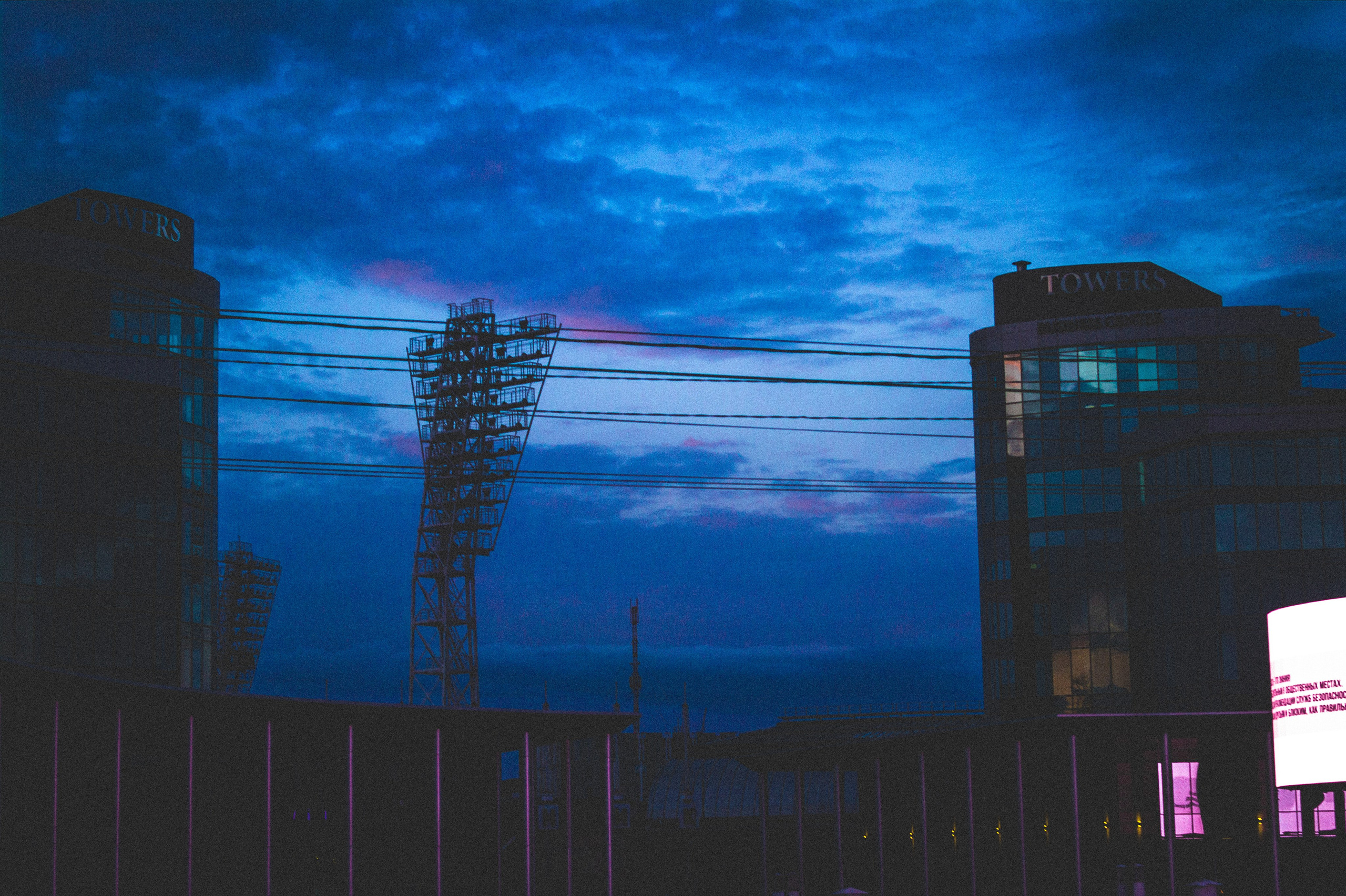 На телефоне. Den Mirov — Фотограф, Музыкант