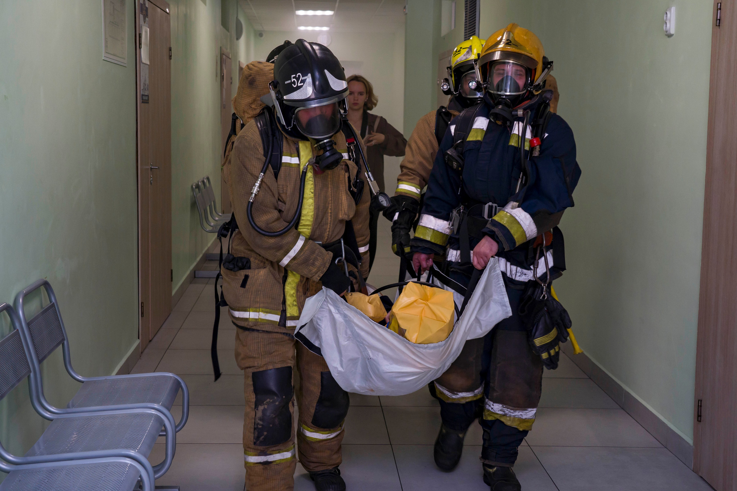 МЧС тренировка эвакуации в школе. Фотограф в Санкт-Петербурге. Репортажная и все съёмки для бизнеса