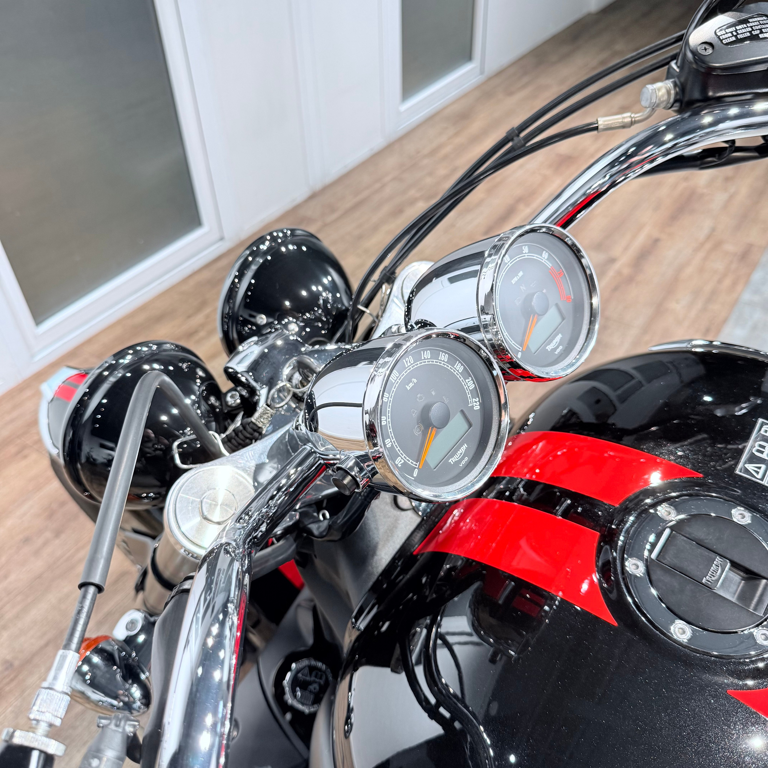 Купить Triumph 2017 Rocket III Roadster — подробнее на сайте. Hello Davidson, Москва. Только хорошие мотоциклы…