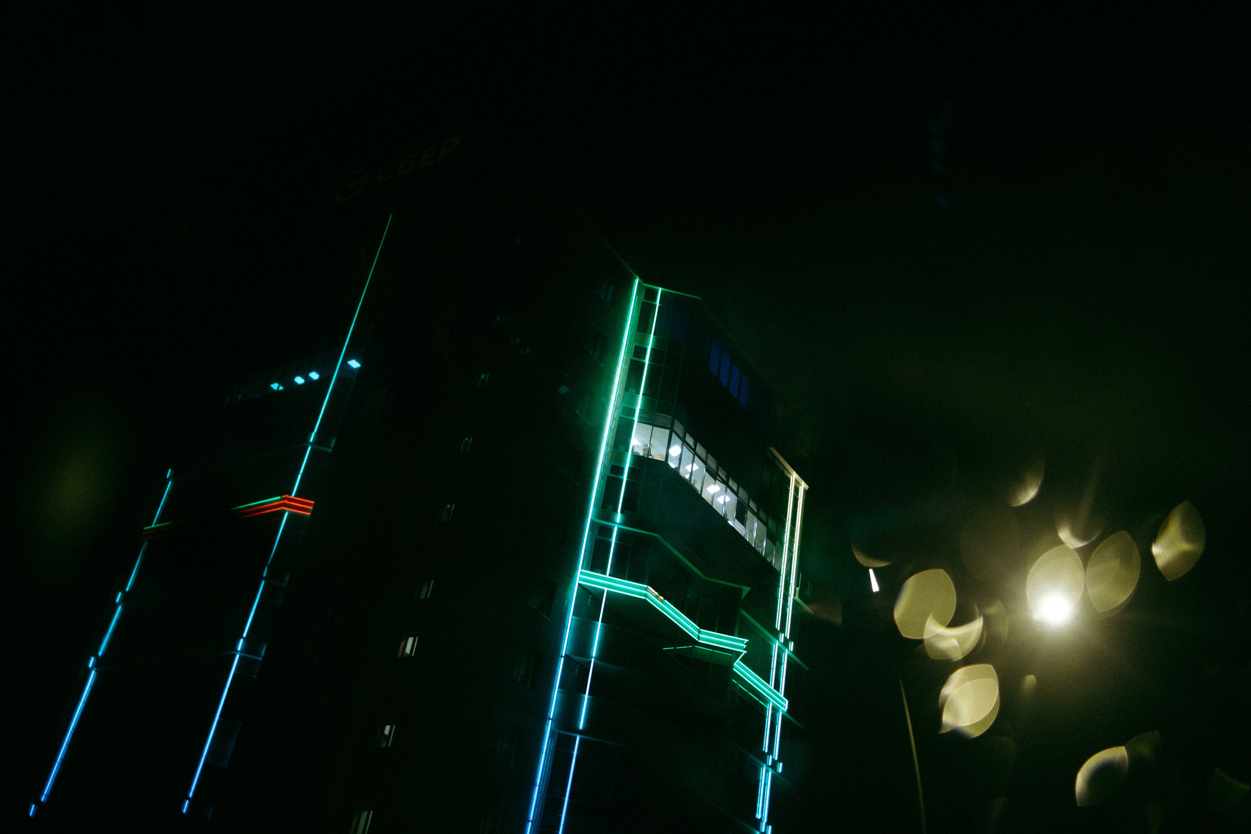 Прогулочная фотосессия в Нижнем Новгороде: спонтанная ночная съёмка