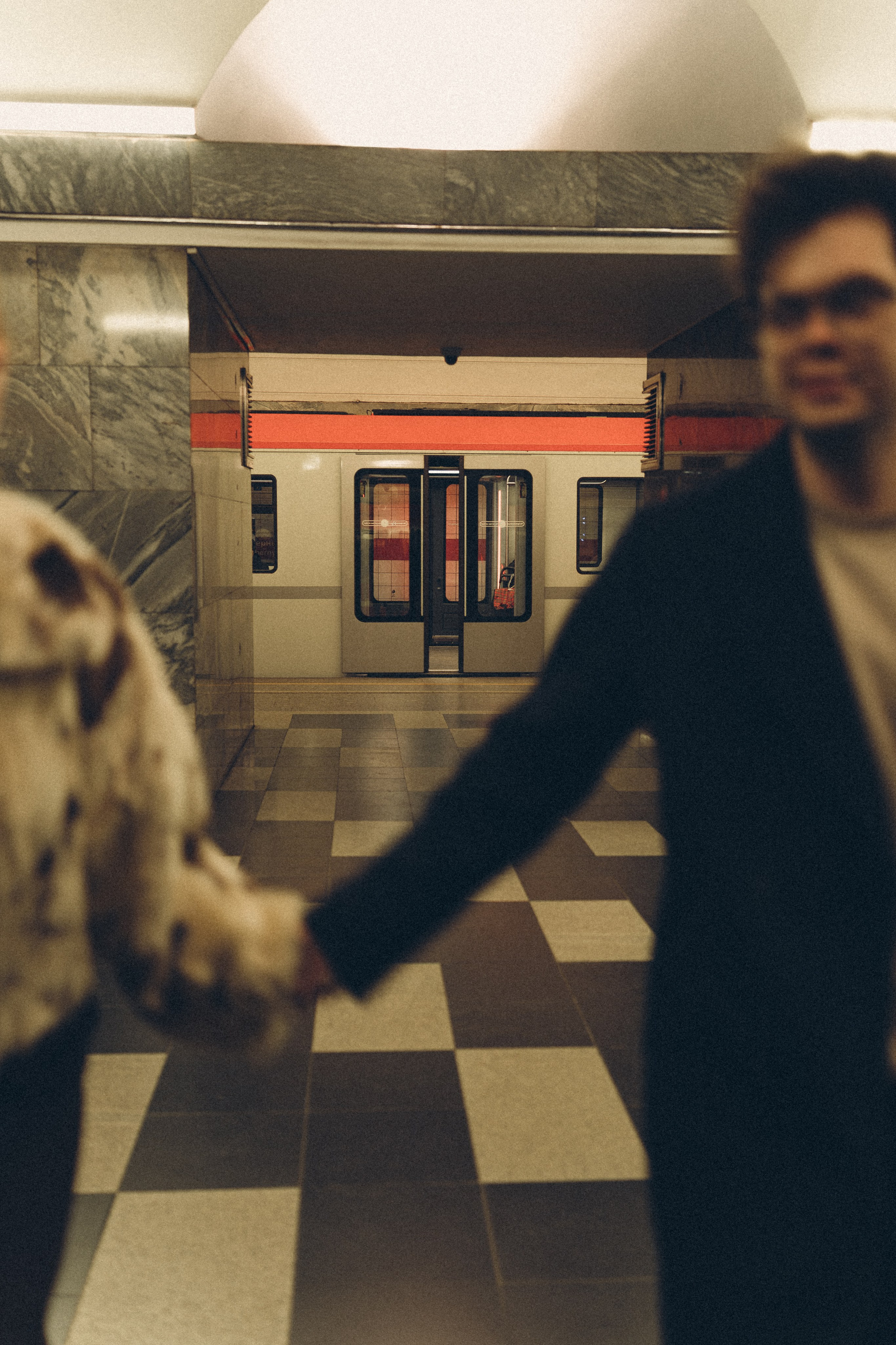 НОВОГОДНЯЯ ФОТОСЕСИИЯ ПАРЫ В МЕТРО ЛЮБОВЬ. Профессиональный фотограф, Санкт-Петербург — Виктория Богомолова