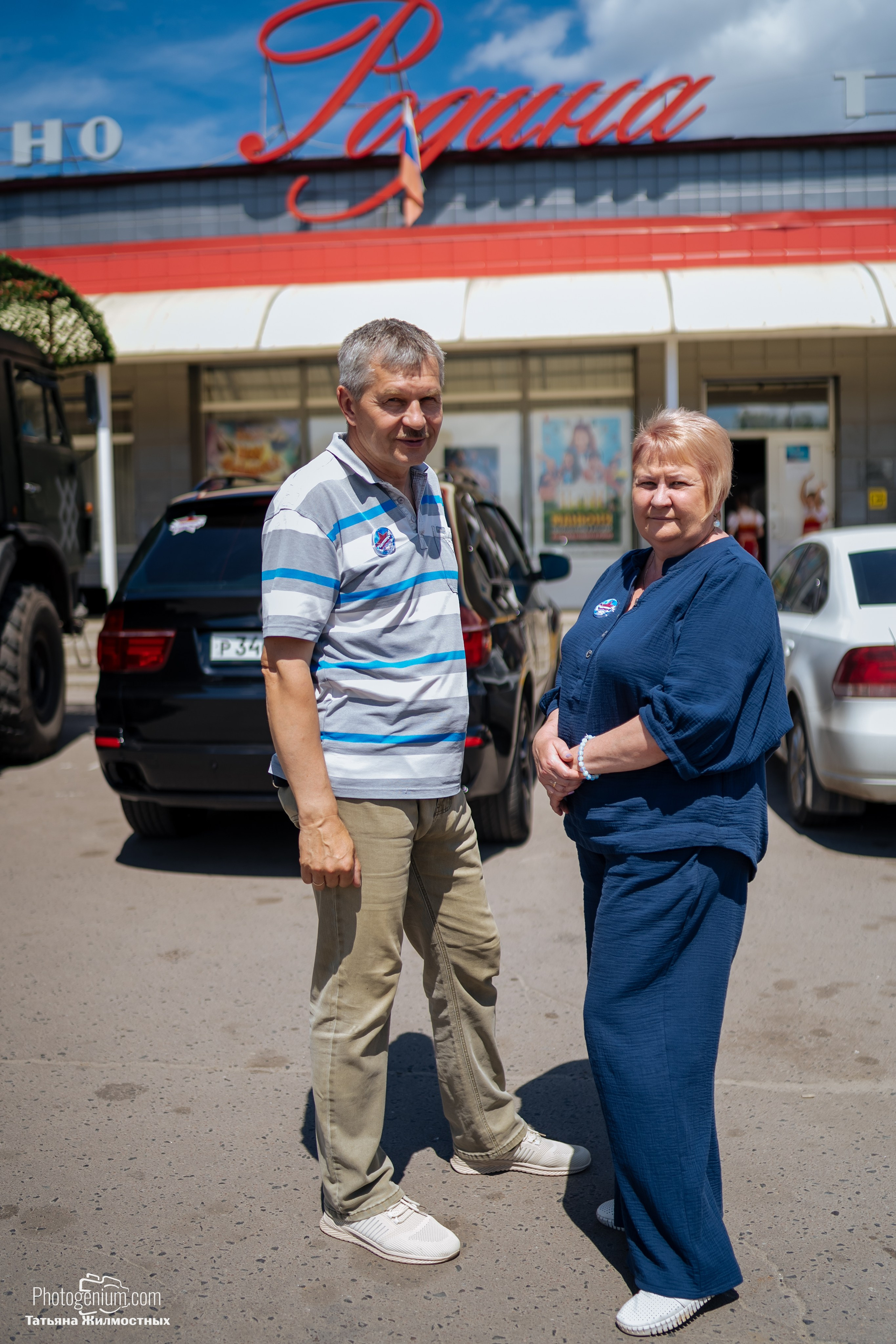 8 июня «Патриоты из Курска» сбор гуманитарной помощи у кинотеатра «Родина». Фотограф Нижний Новгород Татьяна Кейод