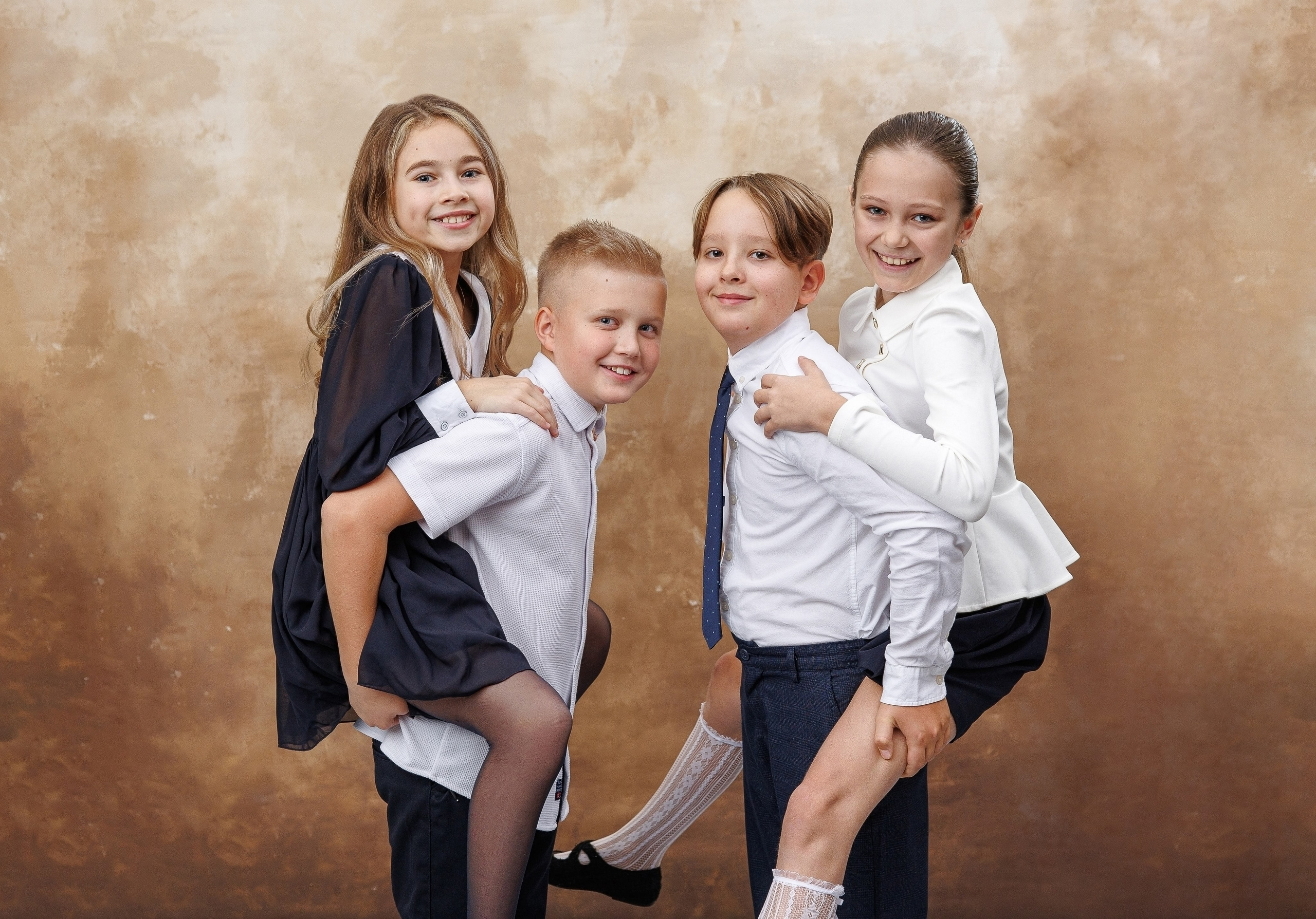 НАЧАЛЬНАЯ ШКОЛА. Выпускные альбомы, школьные фотографии, детский сад, Москва и Московская область